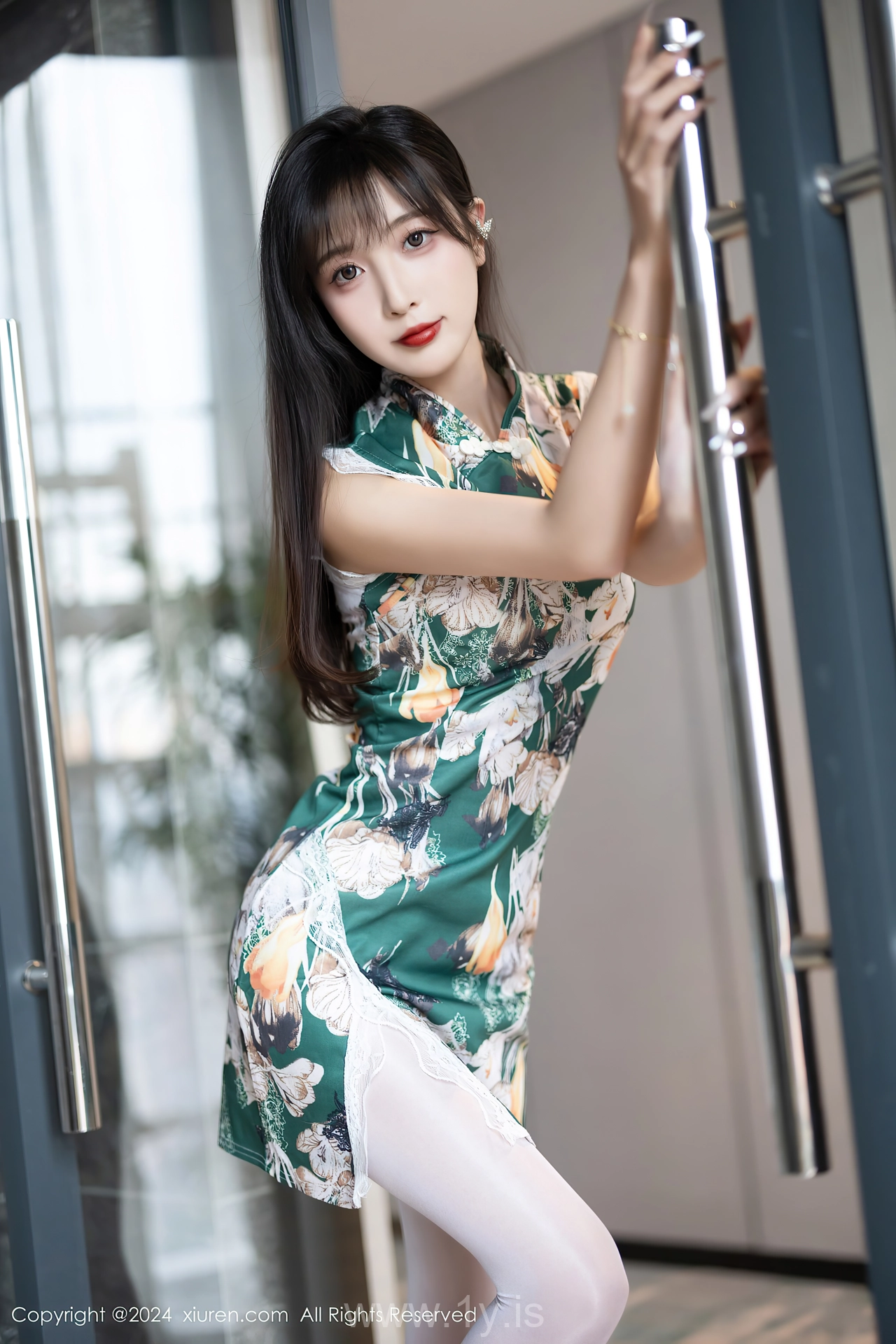 XIUREN(秀人网) No.8231 Bewitching & Pretty Chinese Cougar 林星阑