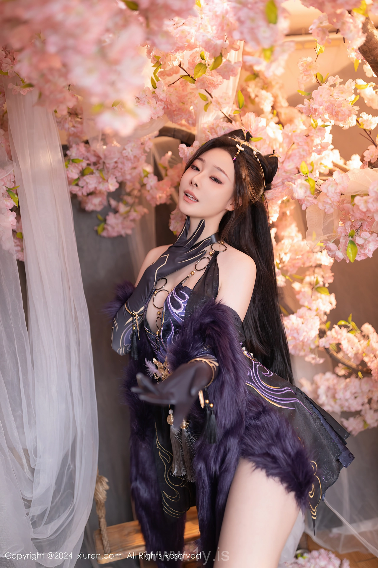 XIUREN(秀人网) No.8232 Radiant Chinese Beauty Queen 小逗逗