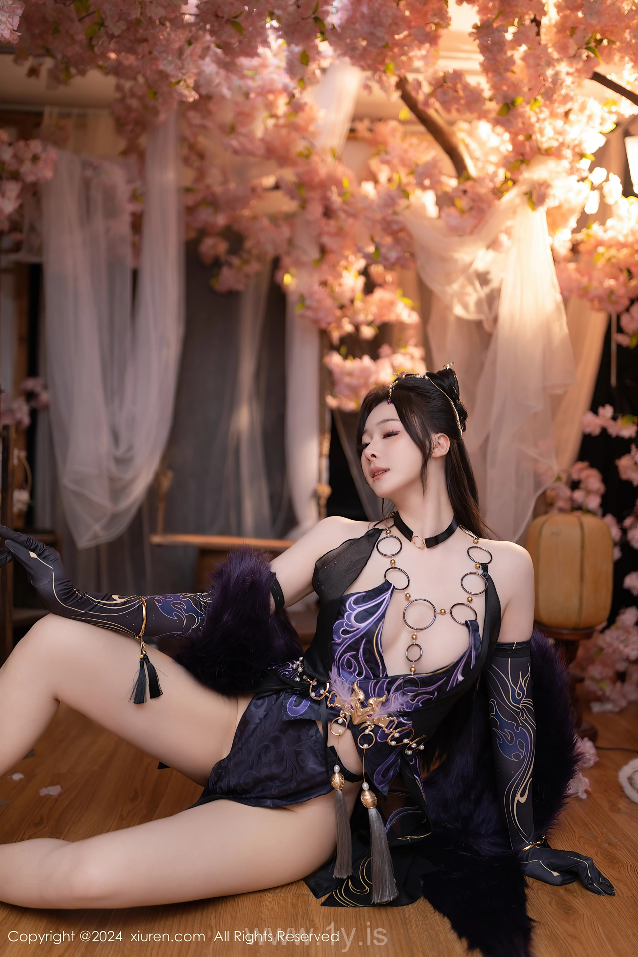 XIUREN(秀人网) No.8232 Radiant Chinese Beauty Queen 小逗逗