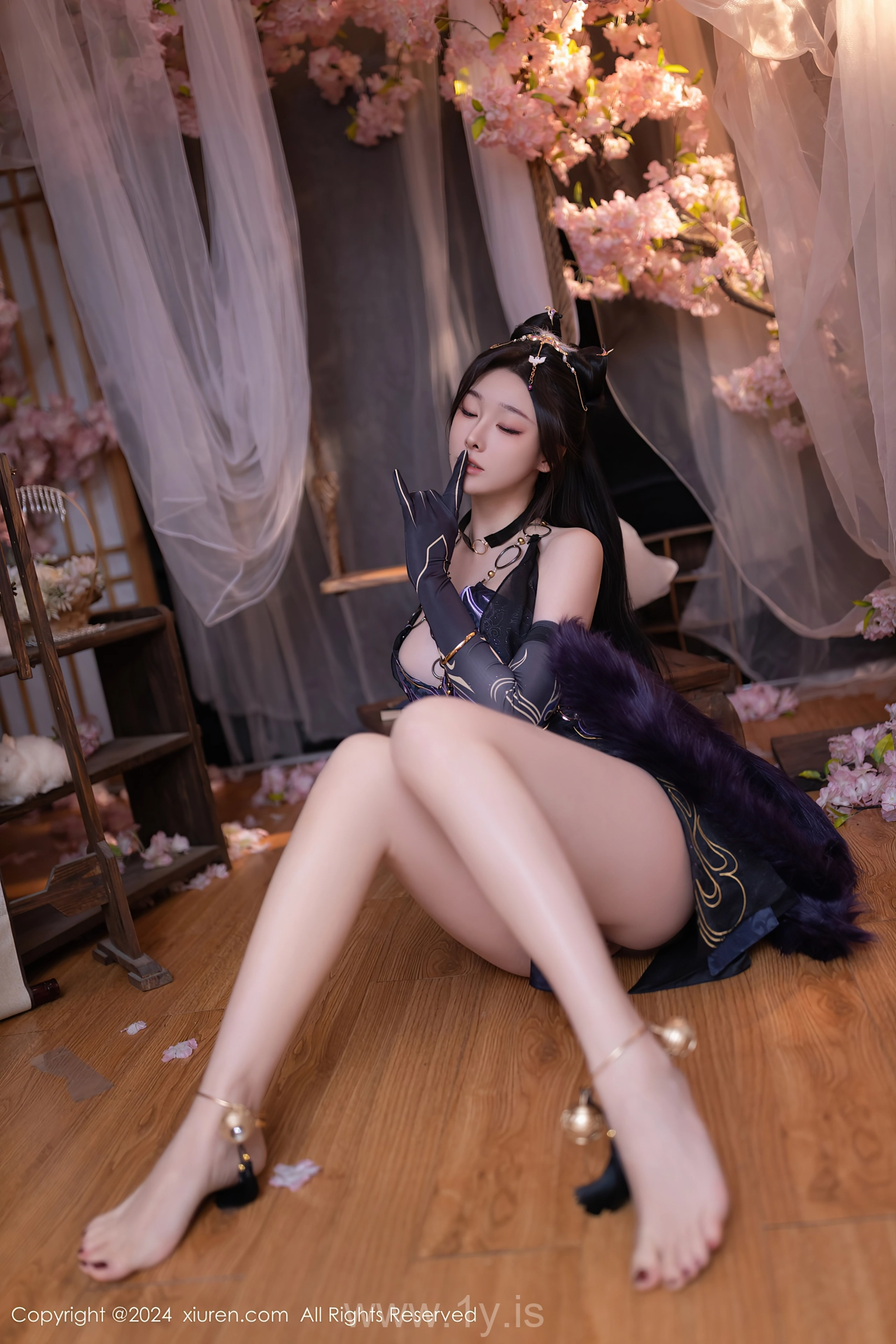 XIUREN(秀人网) No.8232 Radiant Chinese Beauty Queen 小逗逗