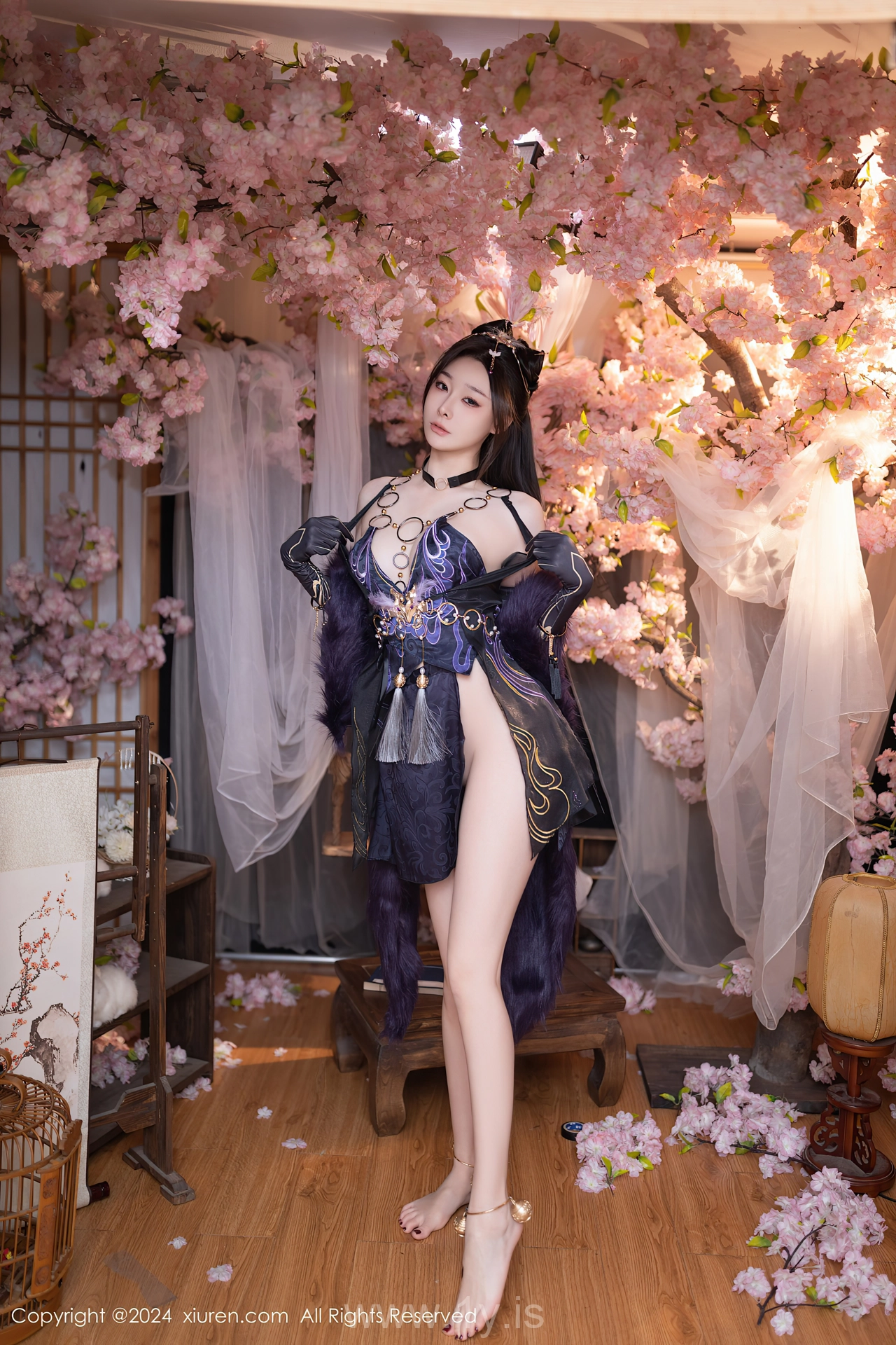 XIUREN(秀人网) No.8232 Radiant Chinese Beauty Queen 小逗逗