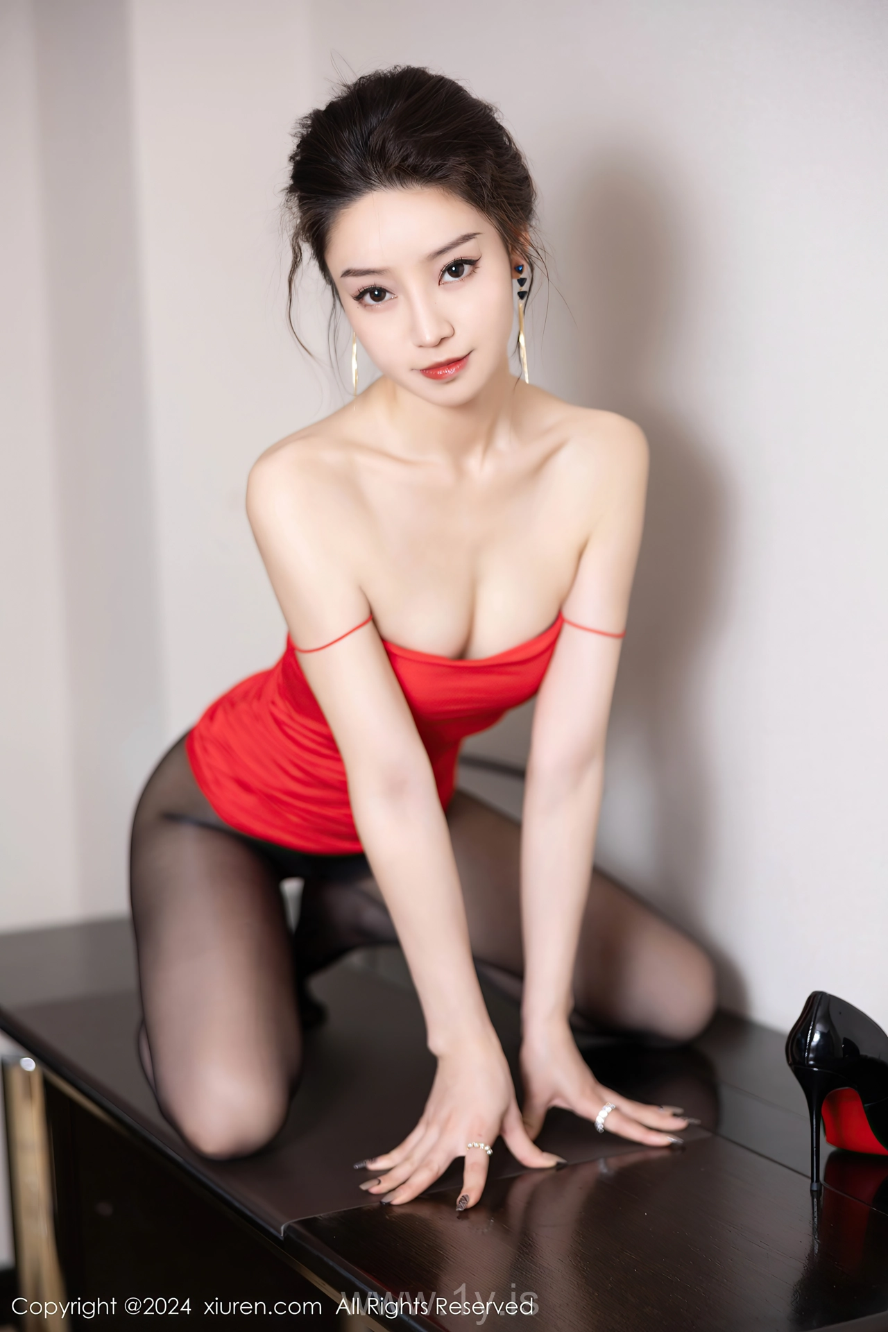 XIUREN(秀人网) No.8234 Good-looking Asian Teen 苏曼兮