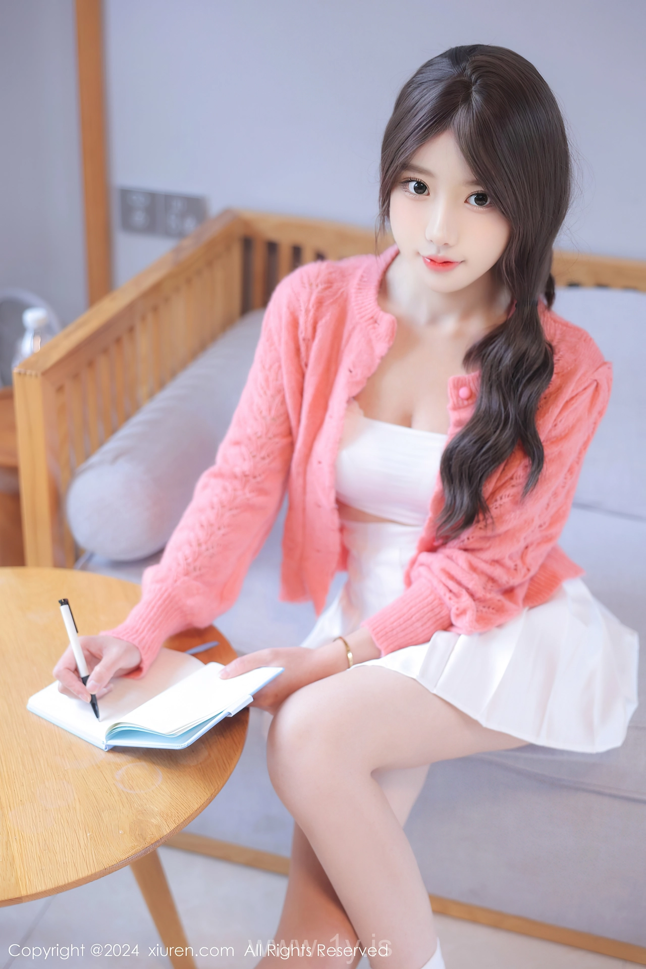 XIUREN(秀人网) No.8241 Alluring & Chic Asian Chick 桃妖夭