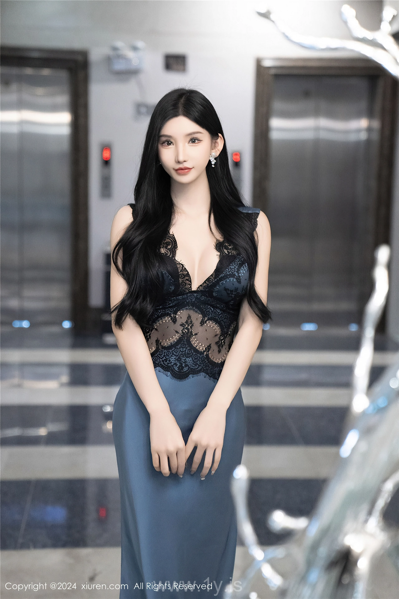 XIUREN(秀人网) No.8242 Charismatic Chinese Peri 周于希Sally