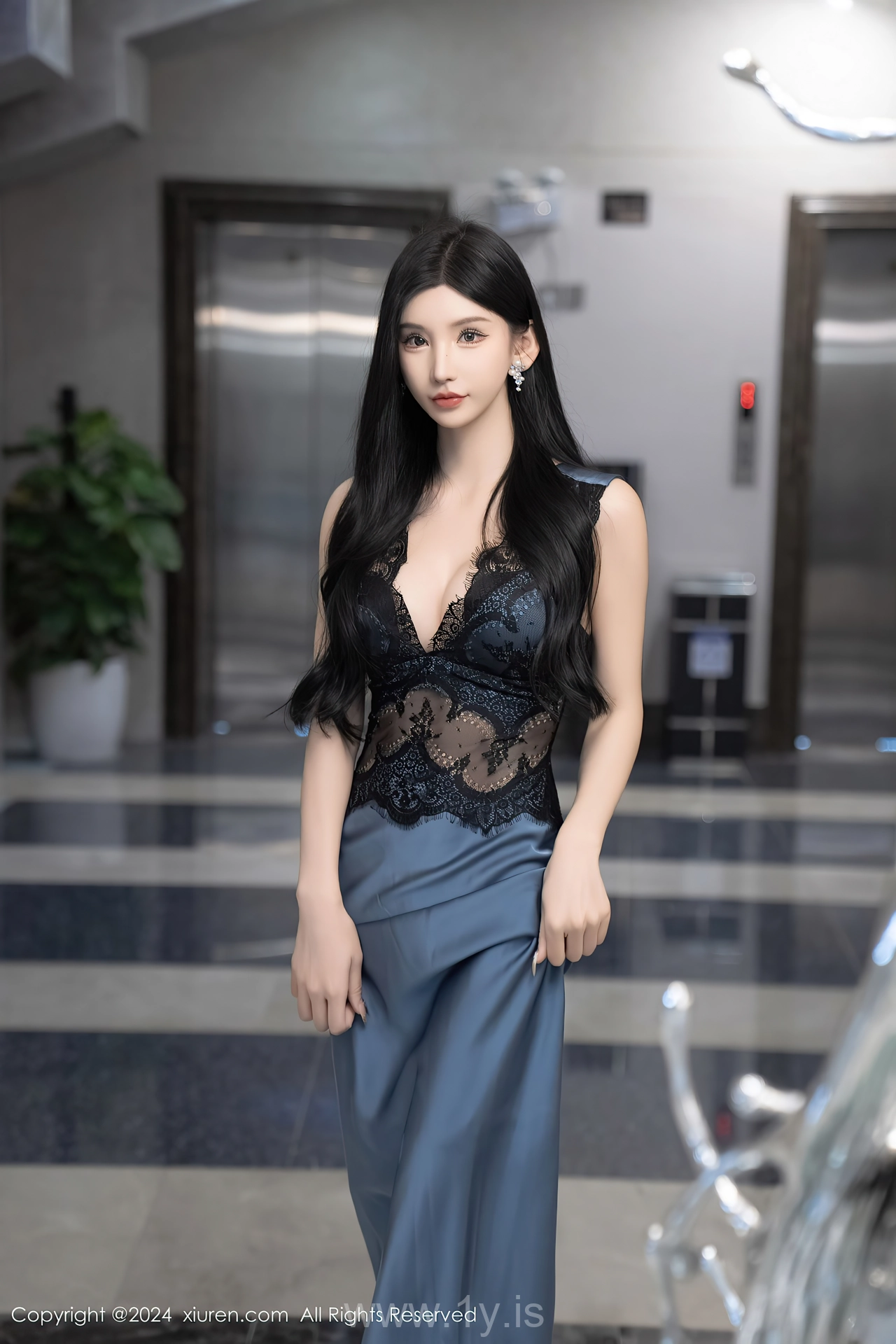 XIUREN(秀人网) No.8242 Charismatic Chinese Peri 周于希Sally