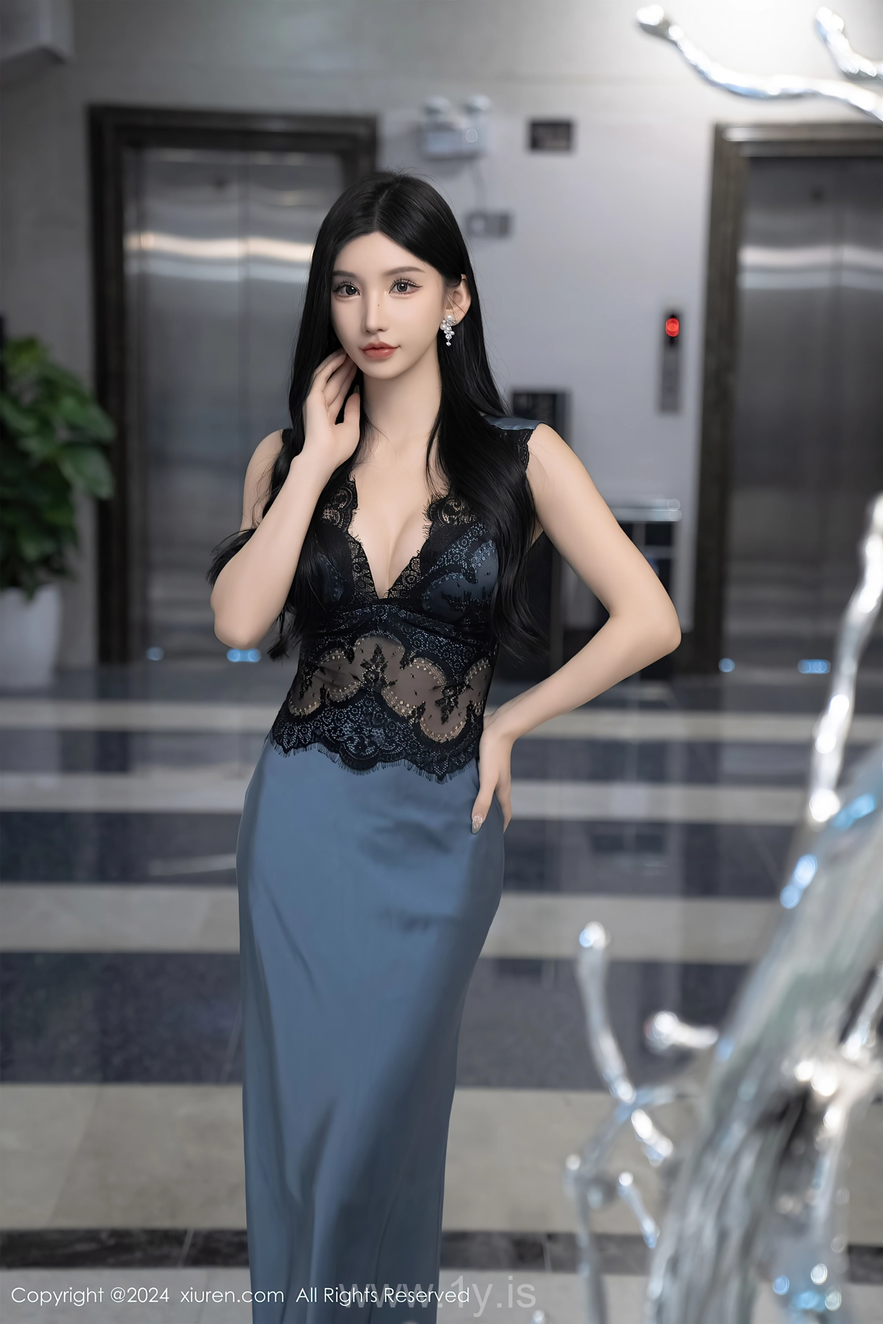 XIUREN(秀人网) No.8242 Charismatic Chinese Peri 周于希Sally