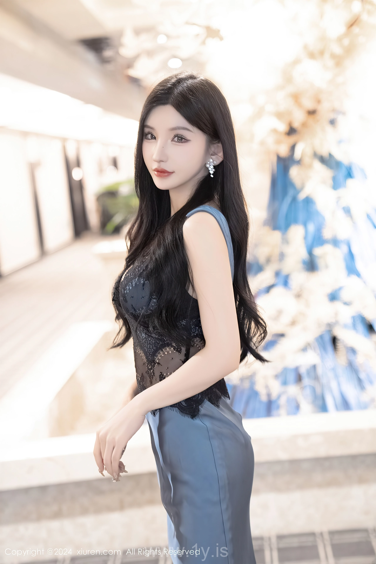 XIUREN(秀人网) No.8242 Charismatic Chinese Peri 周于希Sally