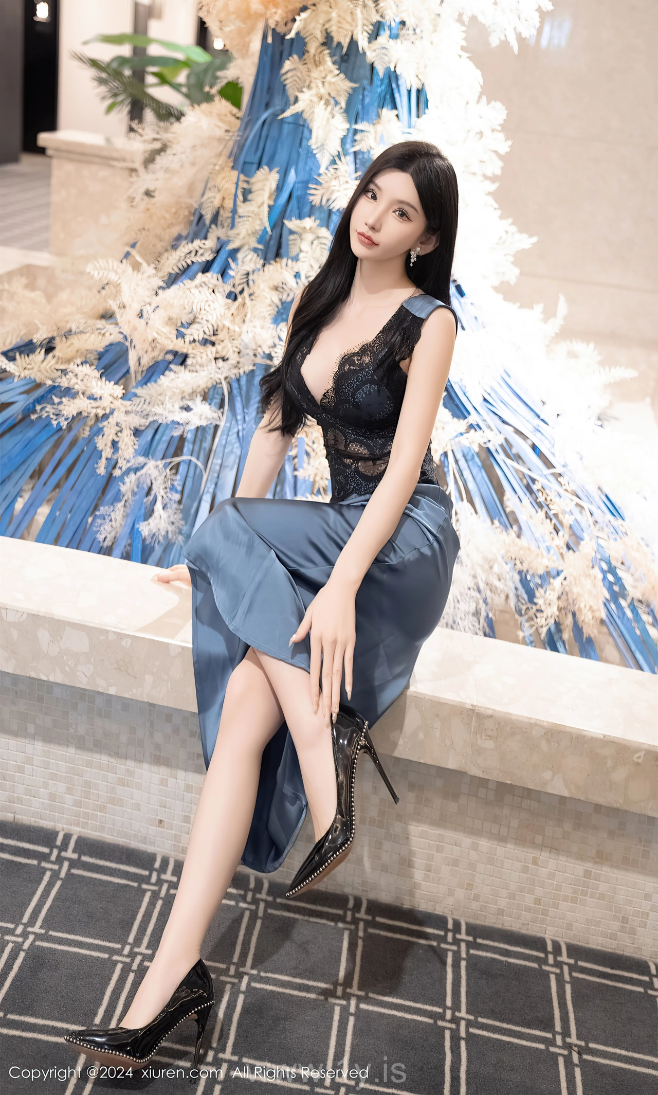 XIUREN(秀人网) No.8242 Charismatic Chinese Peri 周于希Sally