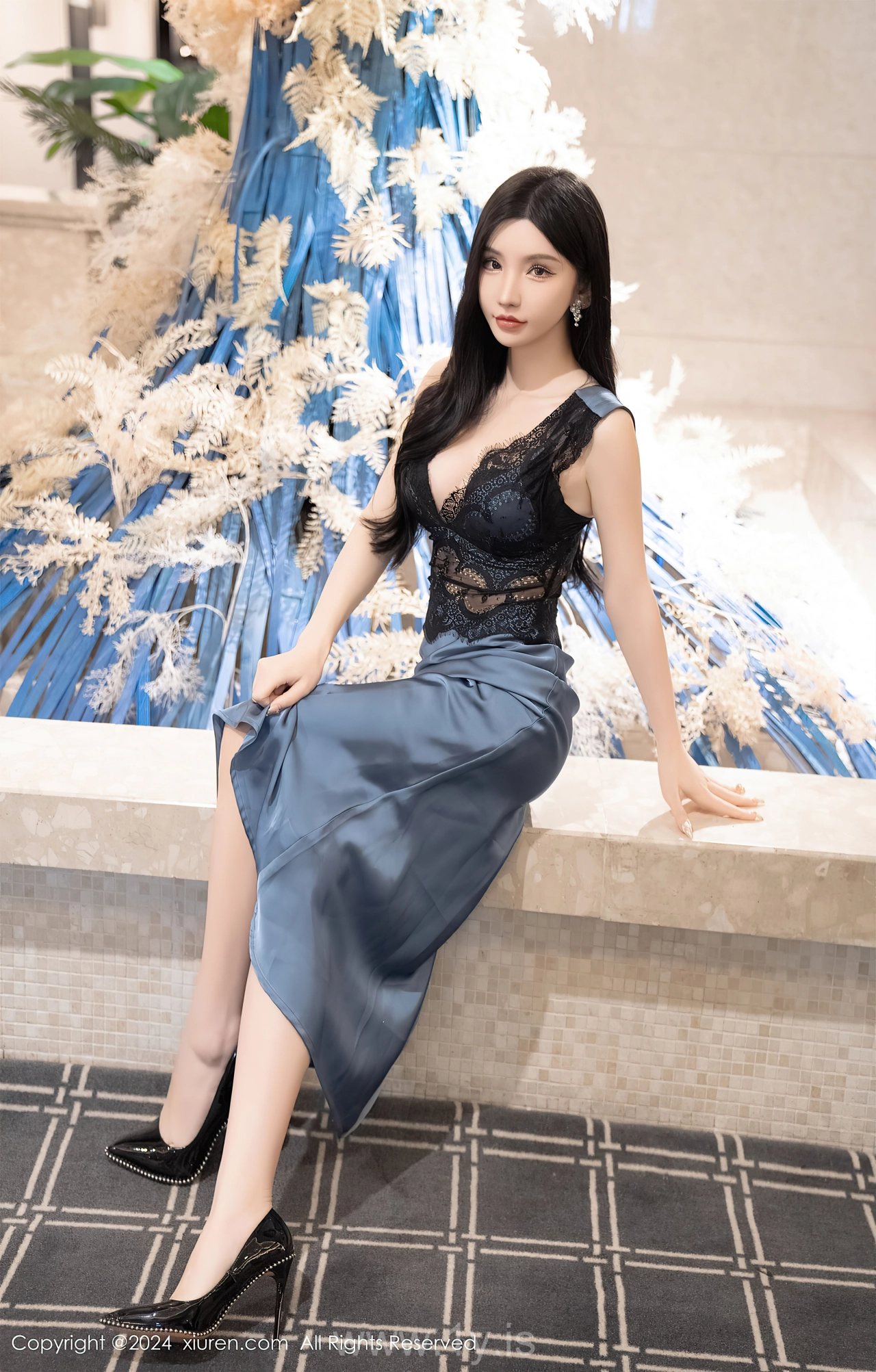 XIUREN(秀人网) No.8242 Charismatic Chinese Peri 周于希Sally