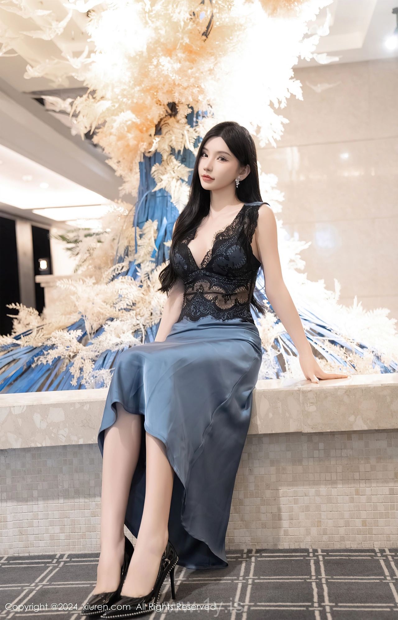 XIUREN(秀人网) No.8242 Charismatic Chinese Peri 周于希Sally