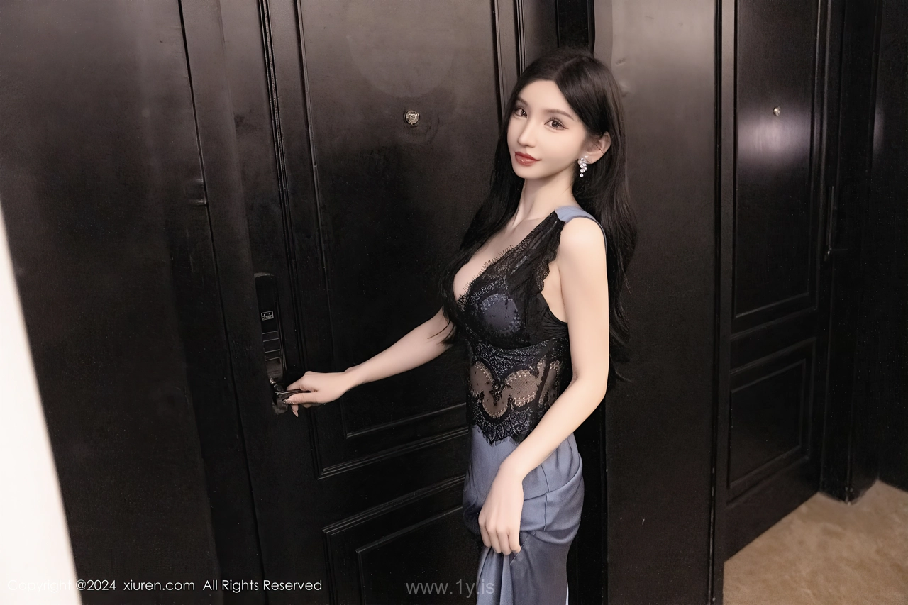 XIUREN(秀人网) No.8242 Charismatic Chinese Peri 周于希Sally