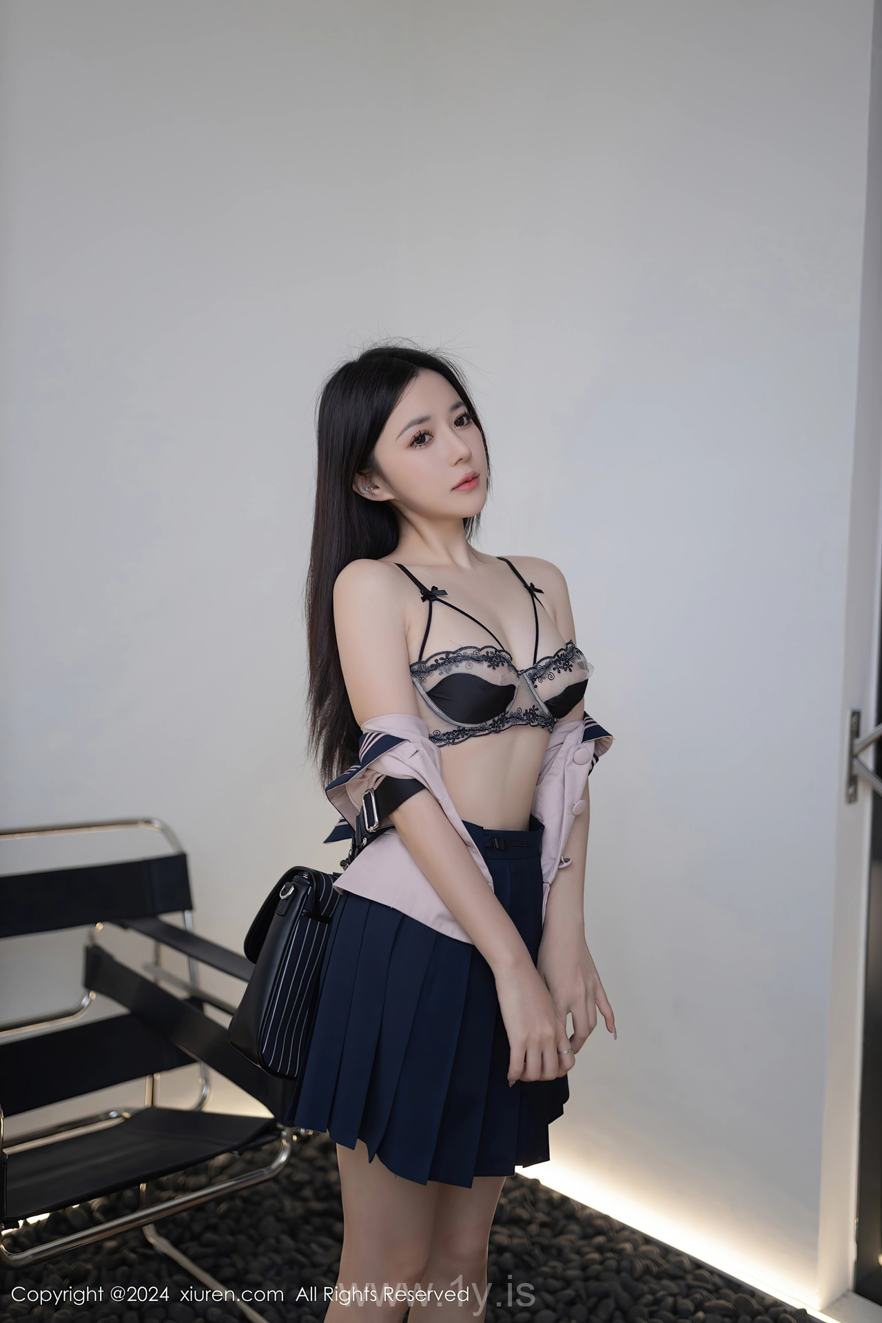 XIUREN(秀人网) No.8244 Glamorous Chinese Girl 鱼子酱Fish