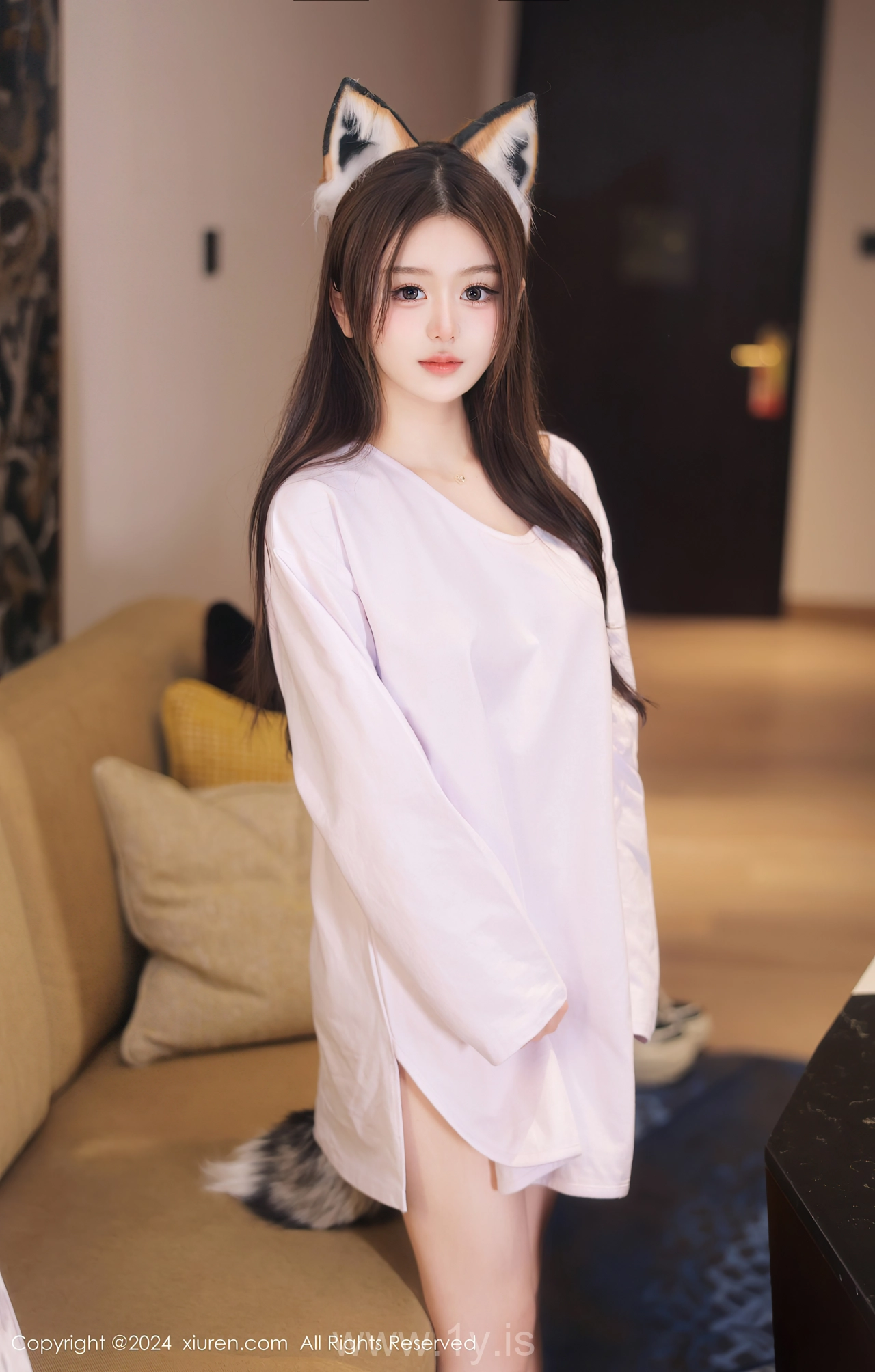 XIUREN(秀人网) No.8245 Refined & Luminous Chinese Maiden 媃柔