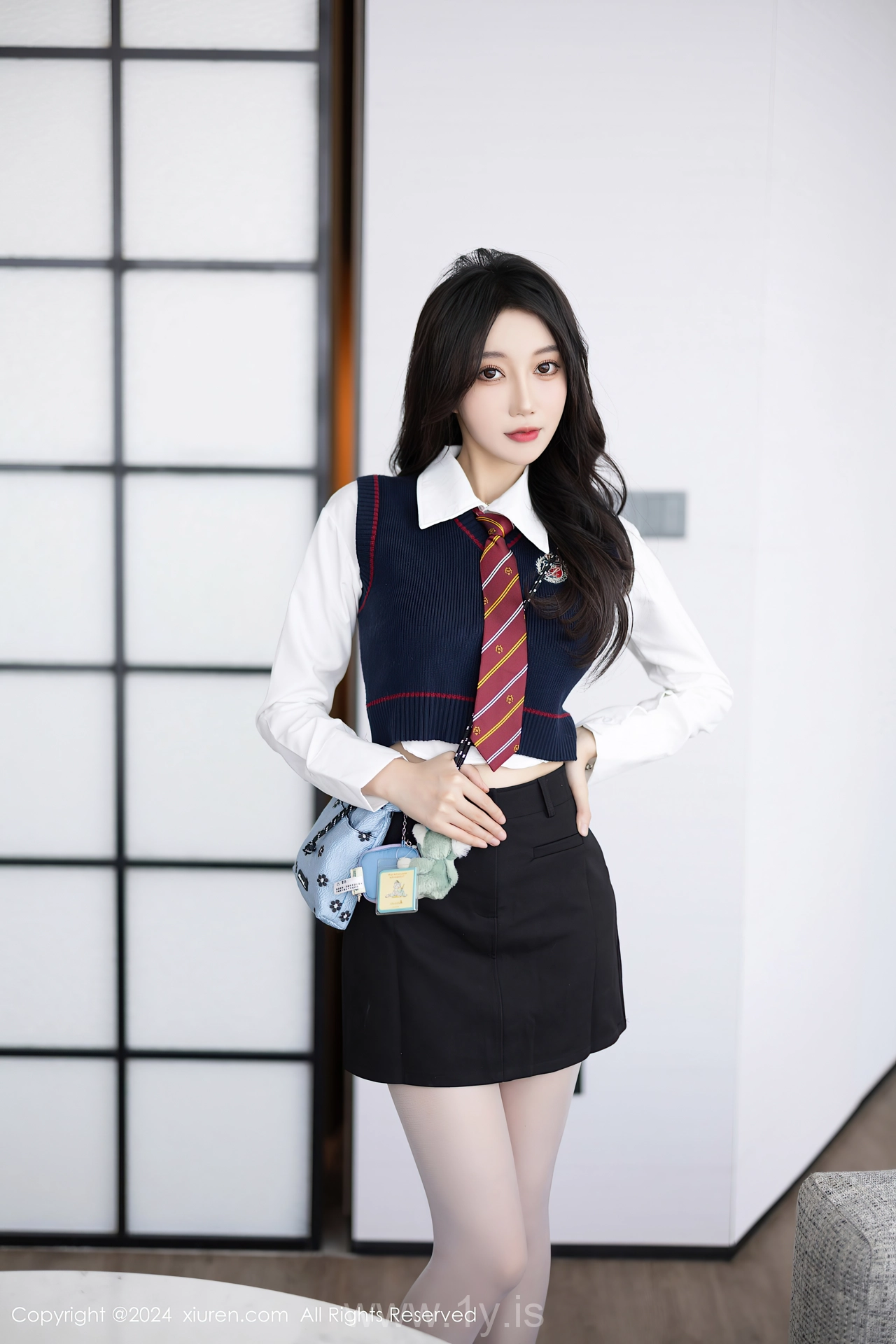 XIUREN(秀人网) No.8247 Slender Chinese Queen 玥儿玥