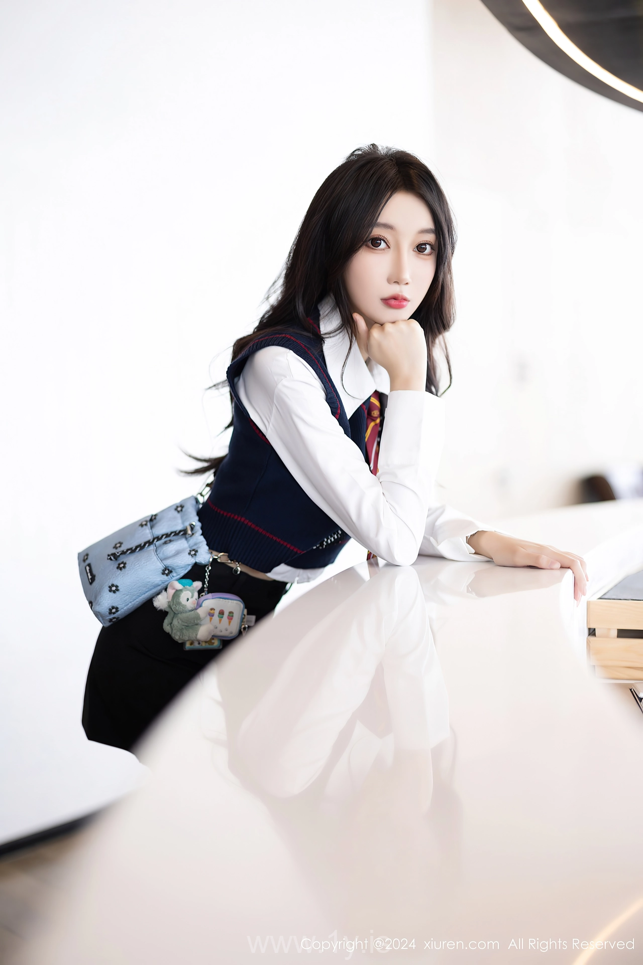 XIUREN(秀人网) No.8247 Slender Chinese Queen 玥儿玥