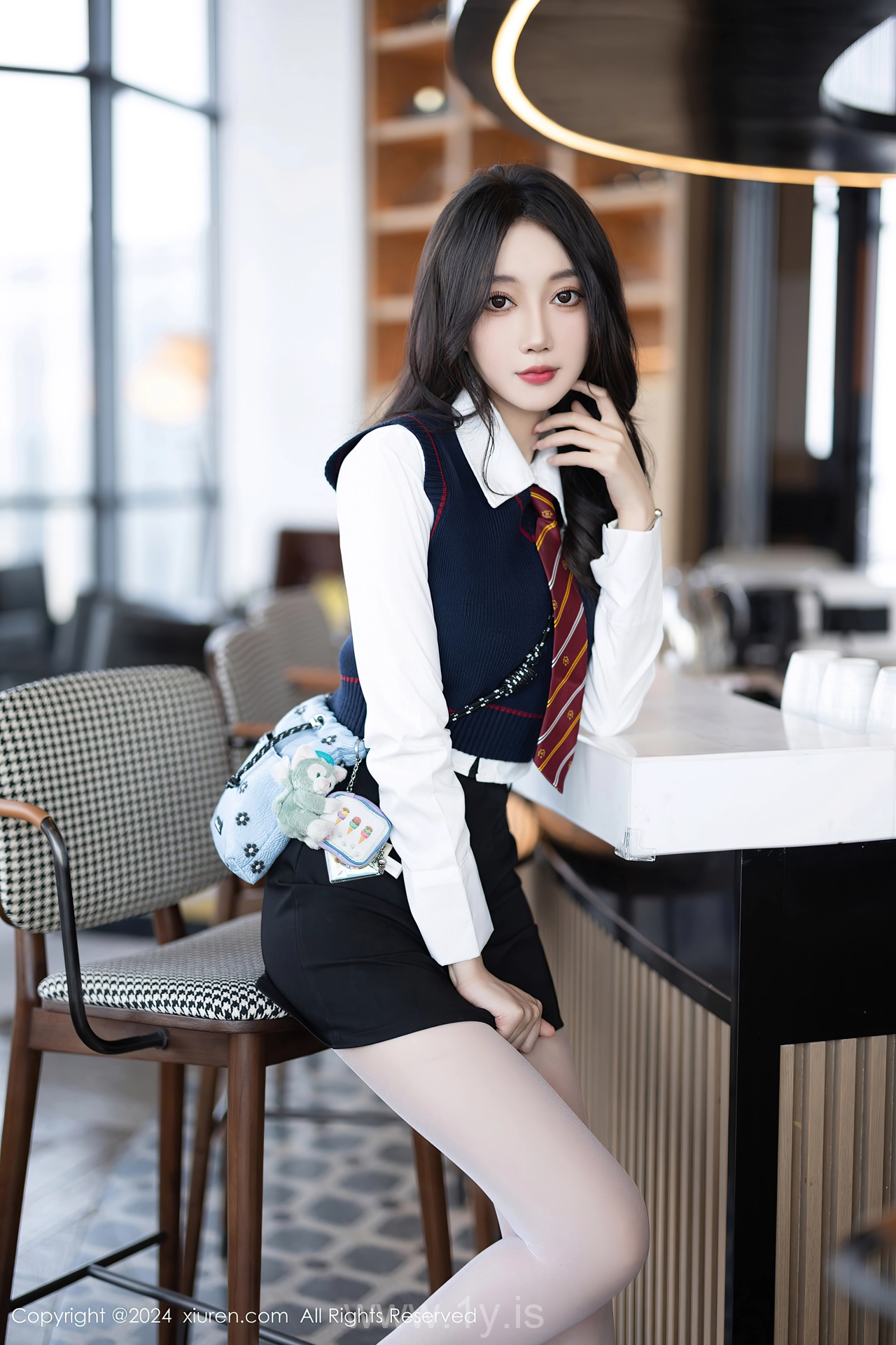 XIUREN(秀人网) No.8247 Slender Chinese Queen 玥儿玥