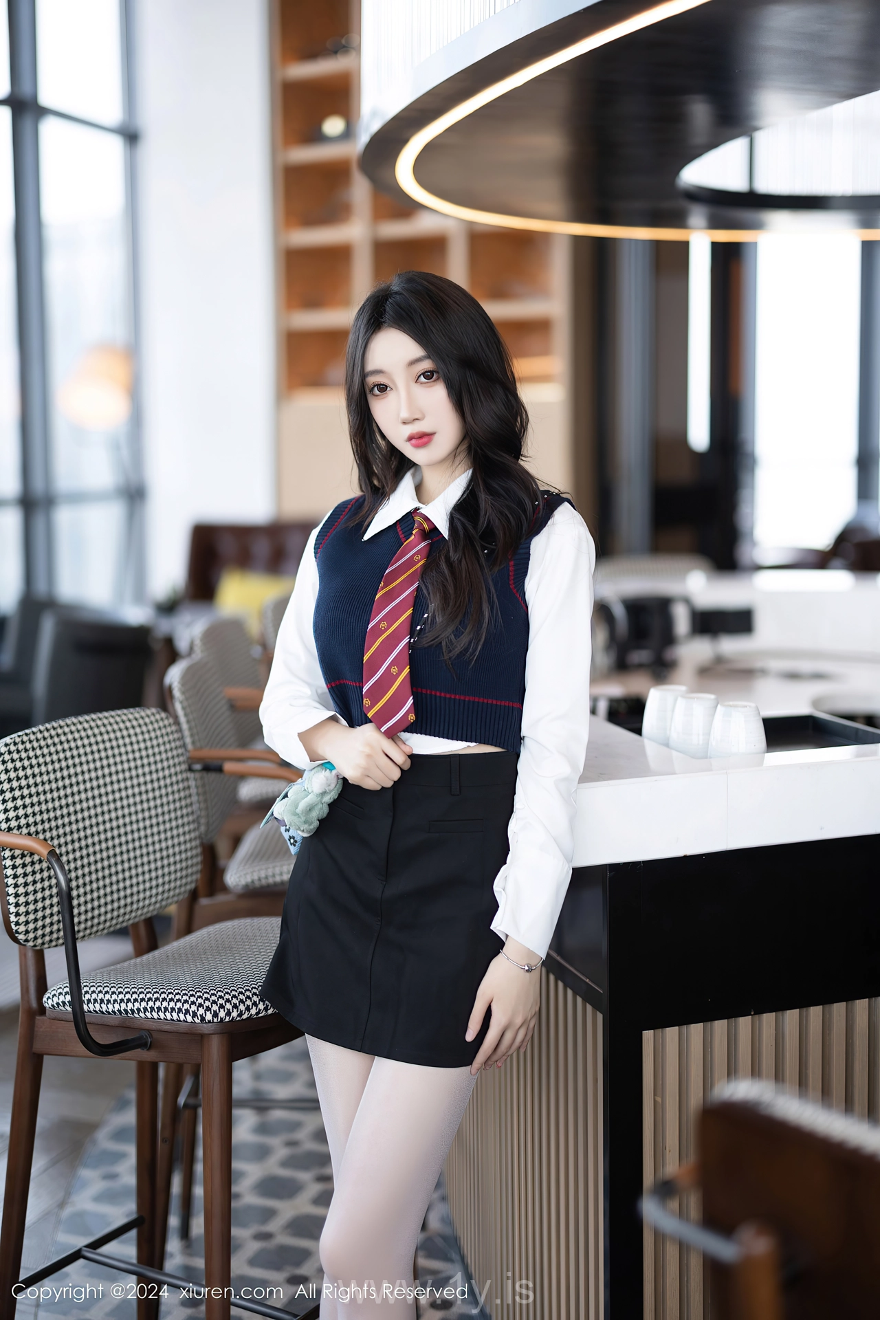 XIUREN(秀人网) No.8247 Slender Chinese Queen 玥儿玥