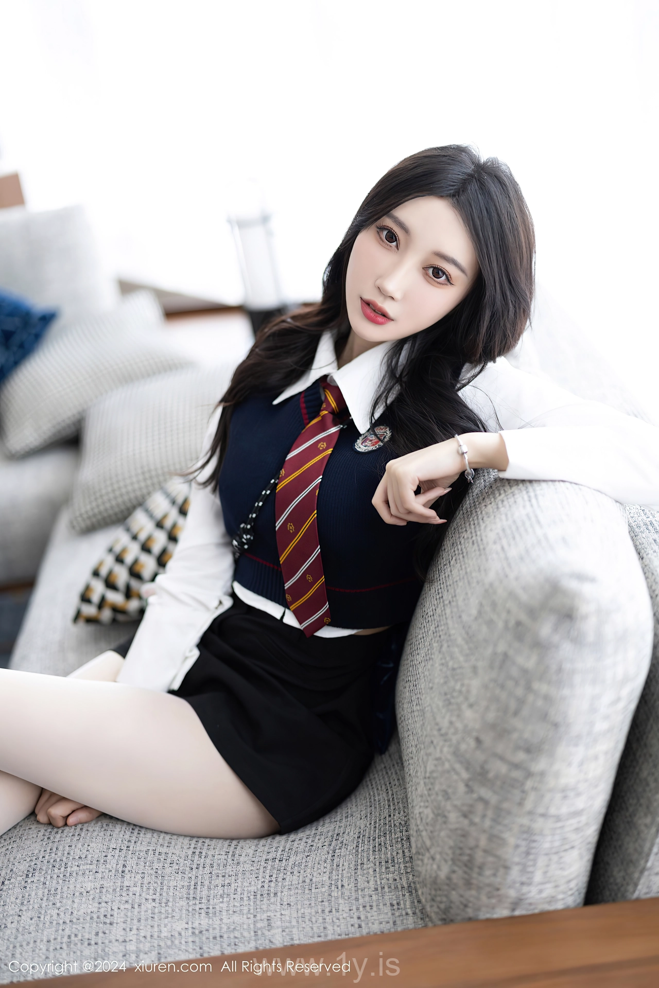 XIUREN(秀人网) No.8247 Slender Chinese Queen 玥儿玥