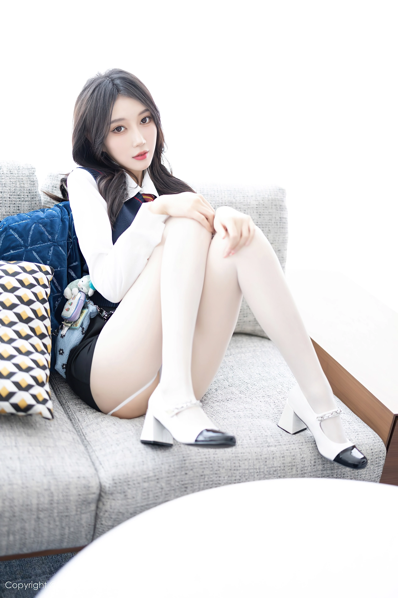 XIUREN(秀人网) No.8247 Slender Chinese Queen 玥儿玥