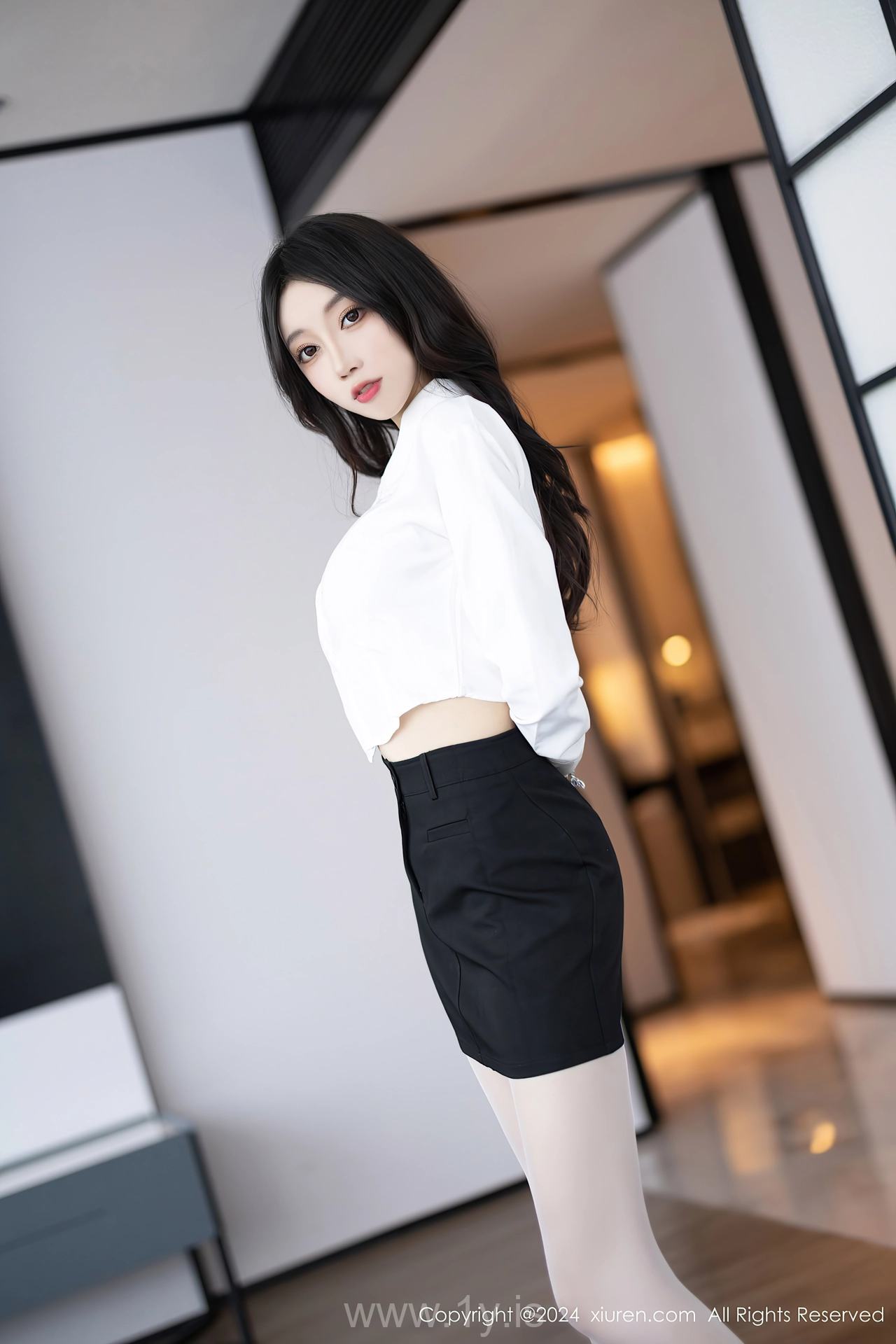 XIUREN(秀人网) No.8247 Slender Chinese Queen 玥儿玥