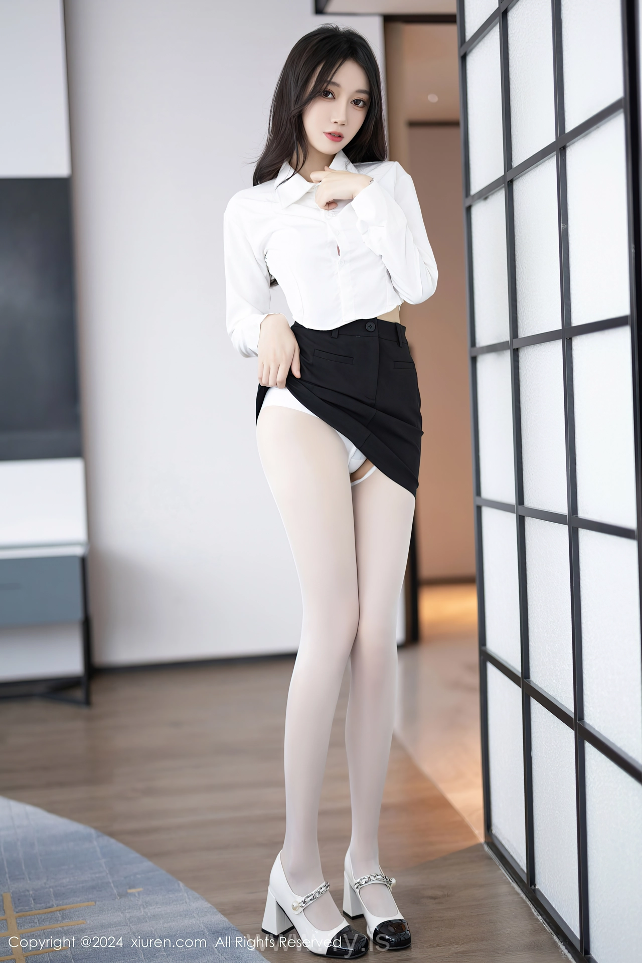 XIUREN(秀人网) No.8247 Slender Chinese Queen 玥儿玥