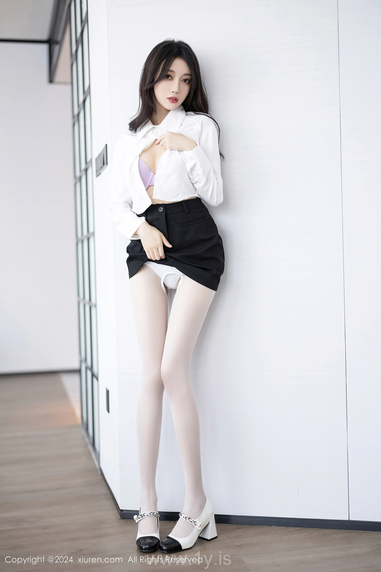 XIUREN(秀人网) No.8247 Slender Chinese Queen 玥儿玥