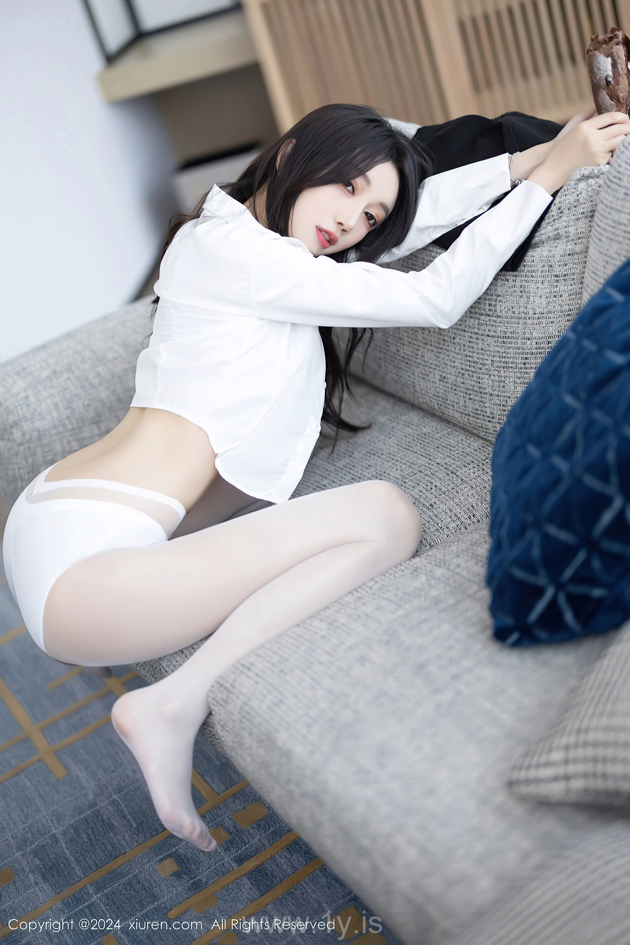 XIUREN(秀人网) No.8247 Slender Chinese Queen 玥儿玥