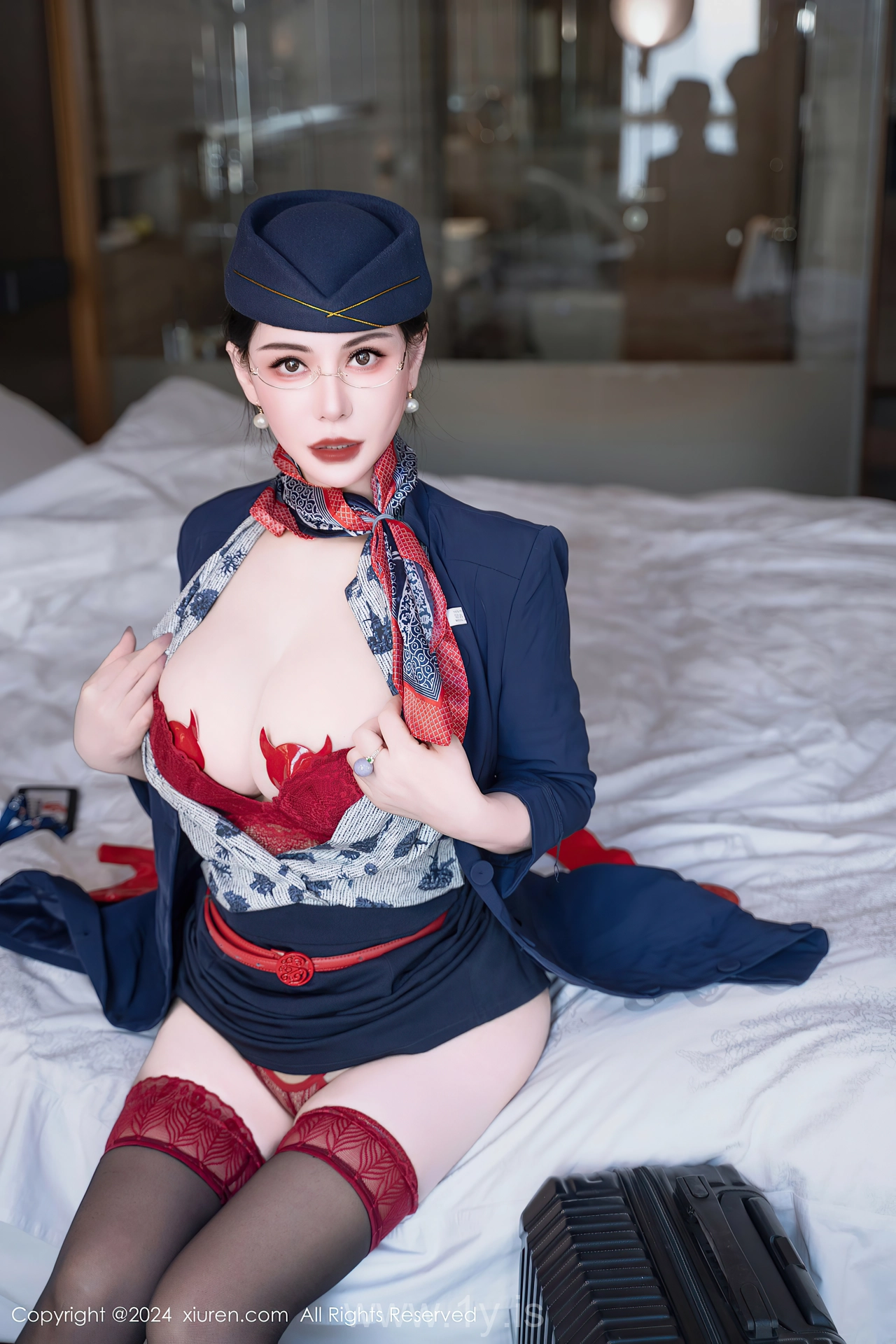 XIUREN(秀人网) No.8253 Delicate & Fashionable Asian Diva 悦悦姐