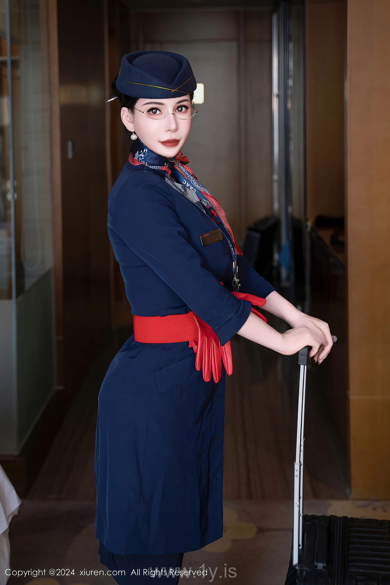 XIUREN(秀人网) No.8253 Delicate & Fashionable Asian Diva 悦悦姐