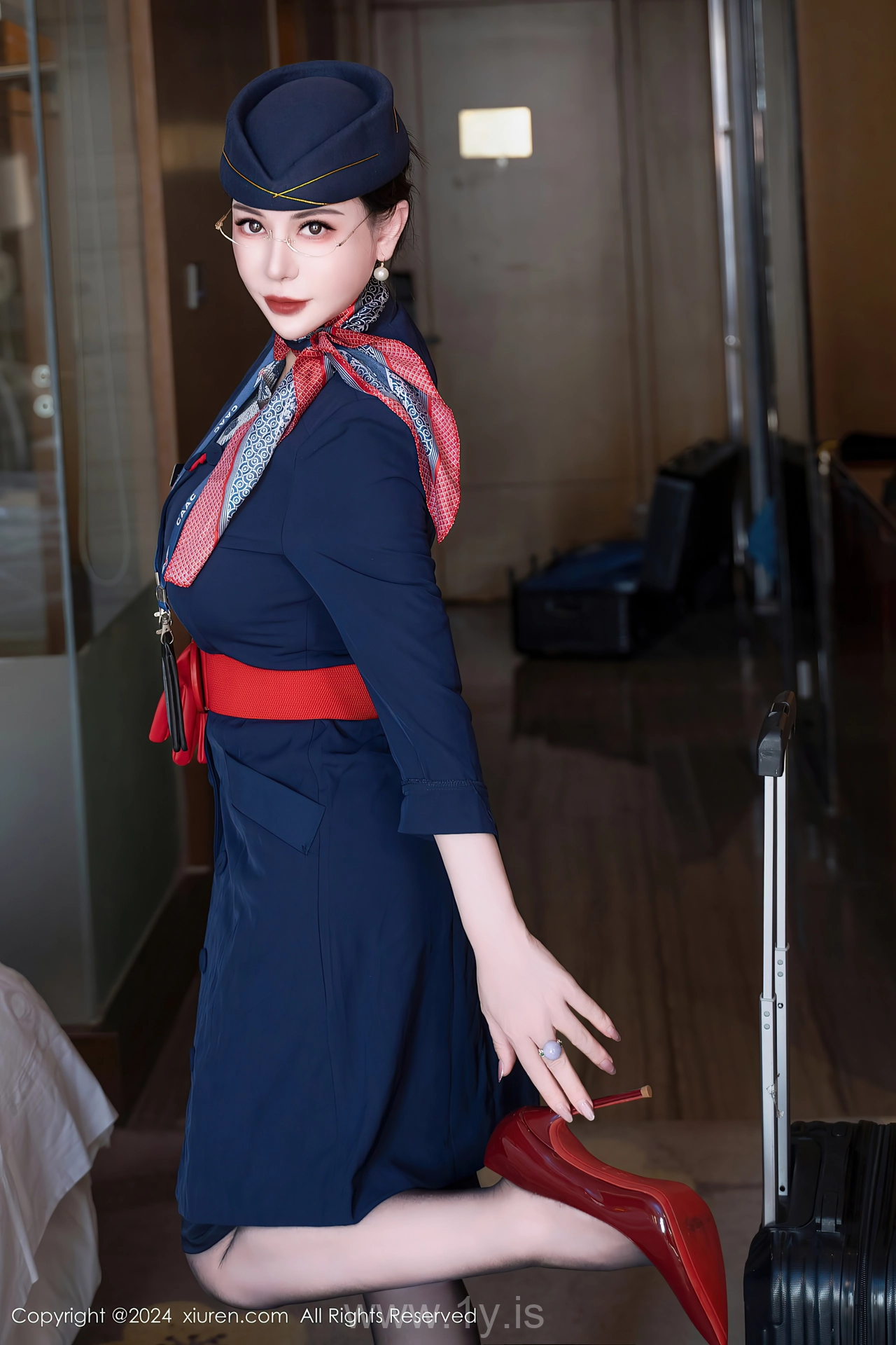 XIUREN(秀人网) No.8253 Delicate & Fashionable Asian Diva 悦悦姐