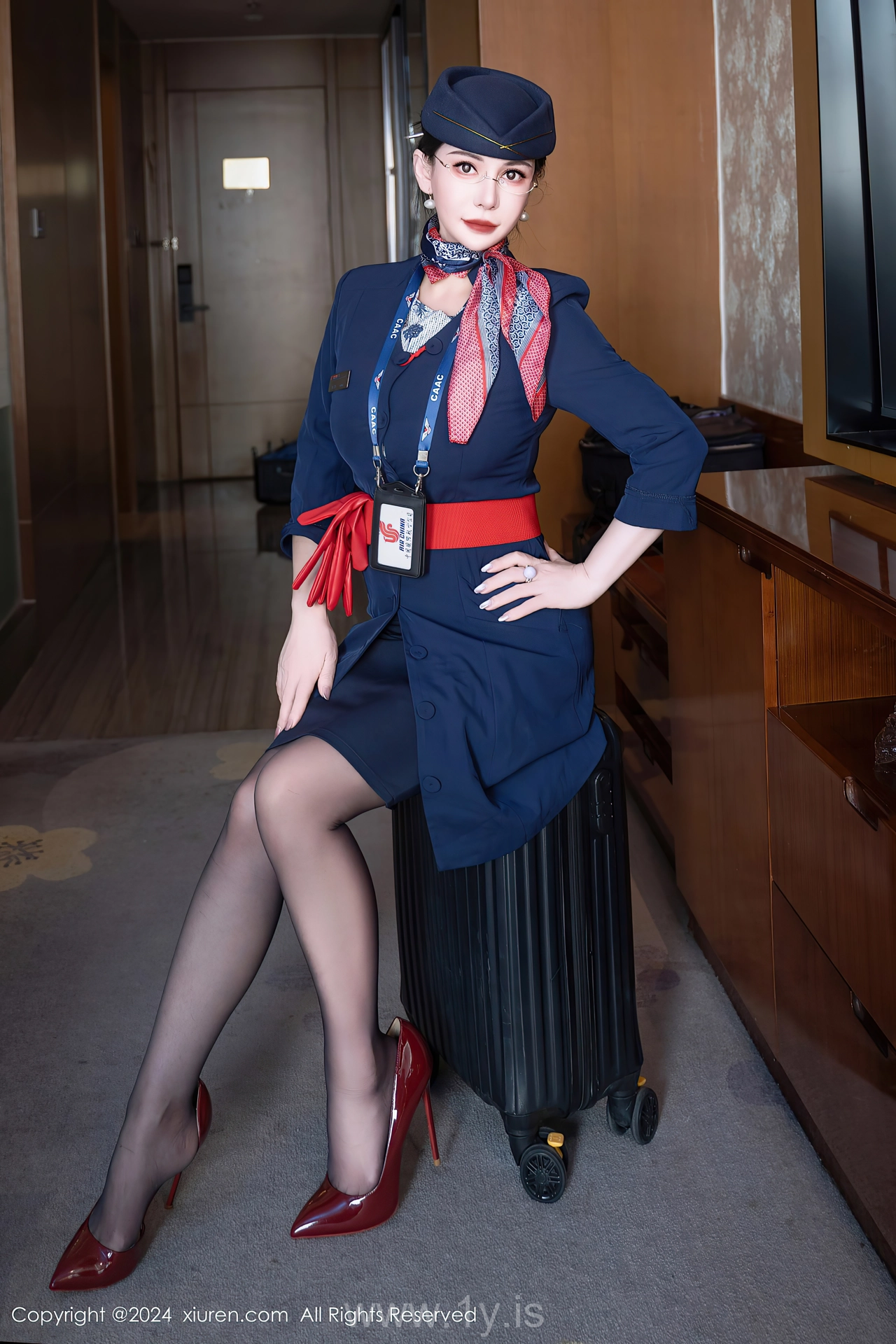 XIUREN(秀人网) No.8253 Delicate & Fashionable Asian Diva 悦悦姐