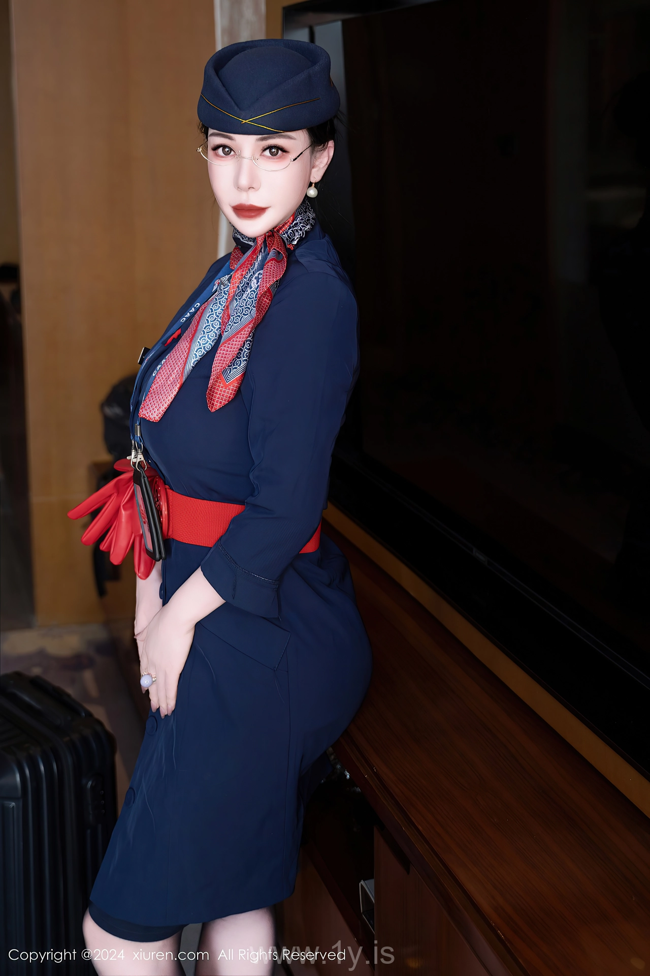 XIUREN(秀人网) No.8253 Delicate & Fashionable Asian Diva 悦悦姐