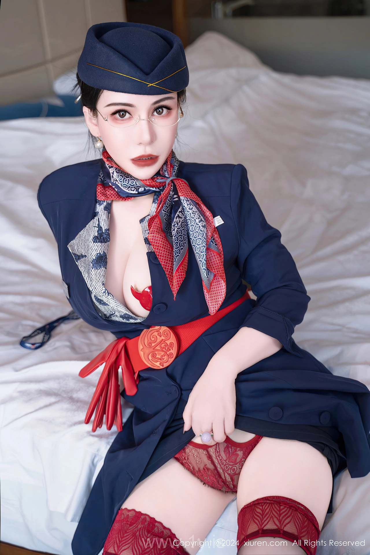 XIUREN(秀人网) No.8253 Delicate & Fashionable Asian Diva 悦悦姐