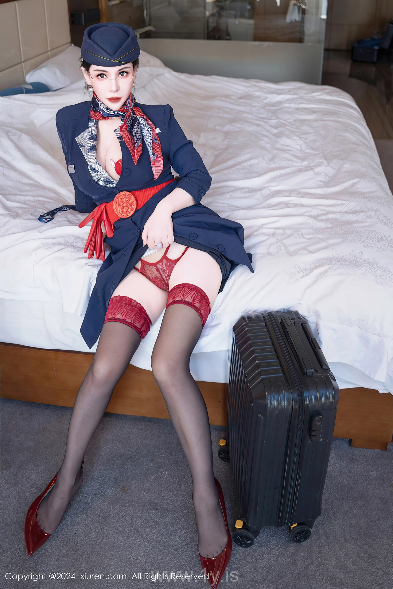 XIUREN(秀人网) No.8253 Delicate & Fashionable Asian Diva 悦悦姐