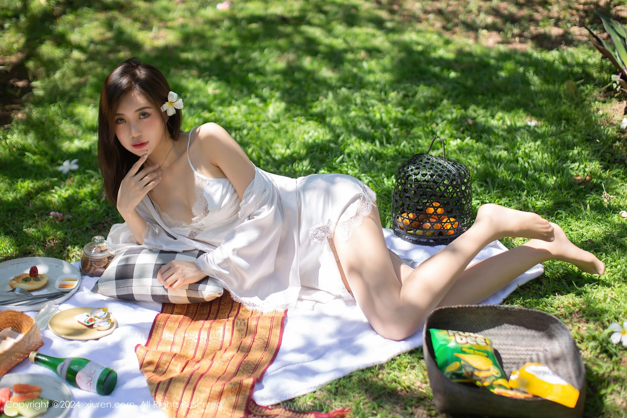 XIUREN(秀人网) No.8256 Sparkling Asian Jewel 绮里嘉ula