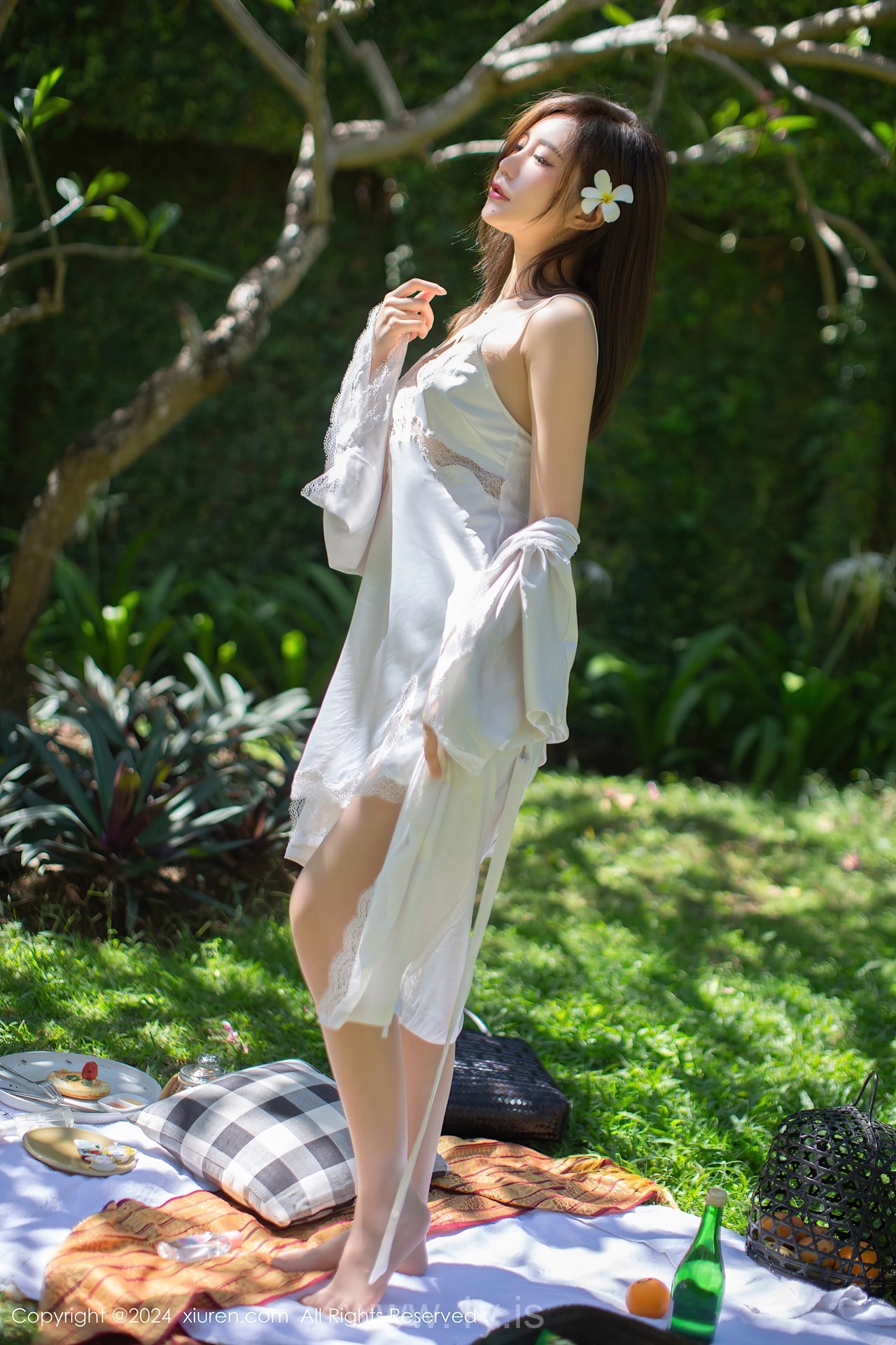 XIUREN(秀人网) No.8256 Sparkling Asian Jewel 绮里嘉ula