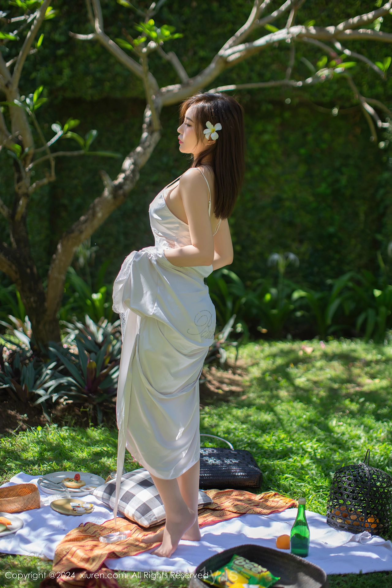 XIUREN(秀人网) No.8256 Sparkling Asian Jewel 绮里嘉ula