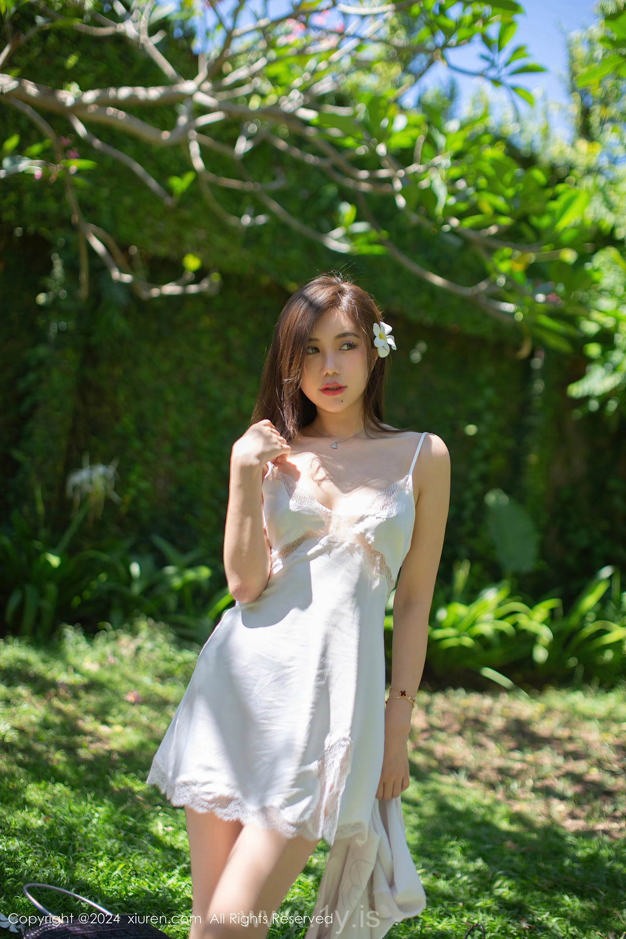 XIUREN(秀人网) No.8256 Sparkling Asian Jewel 绮里嘉ula