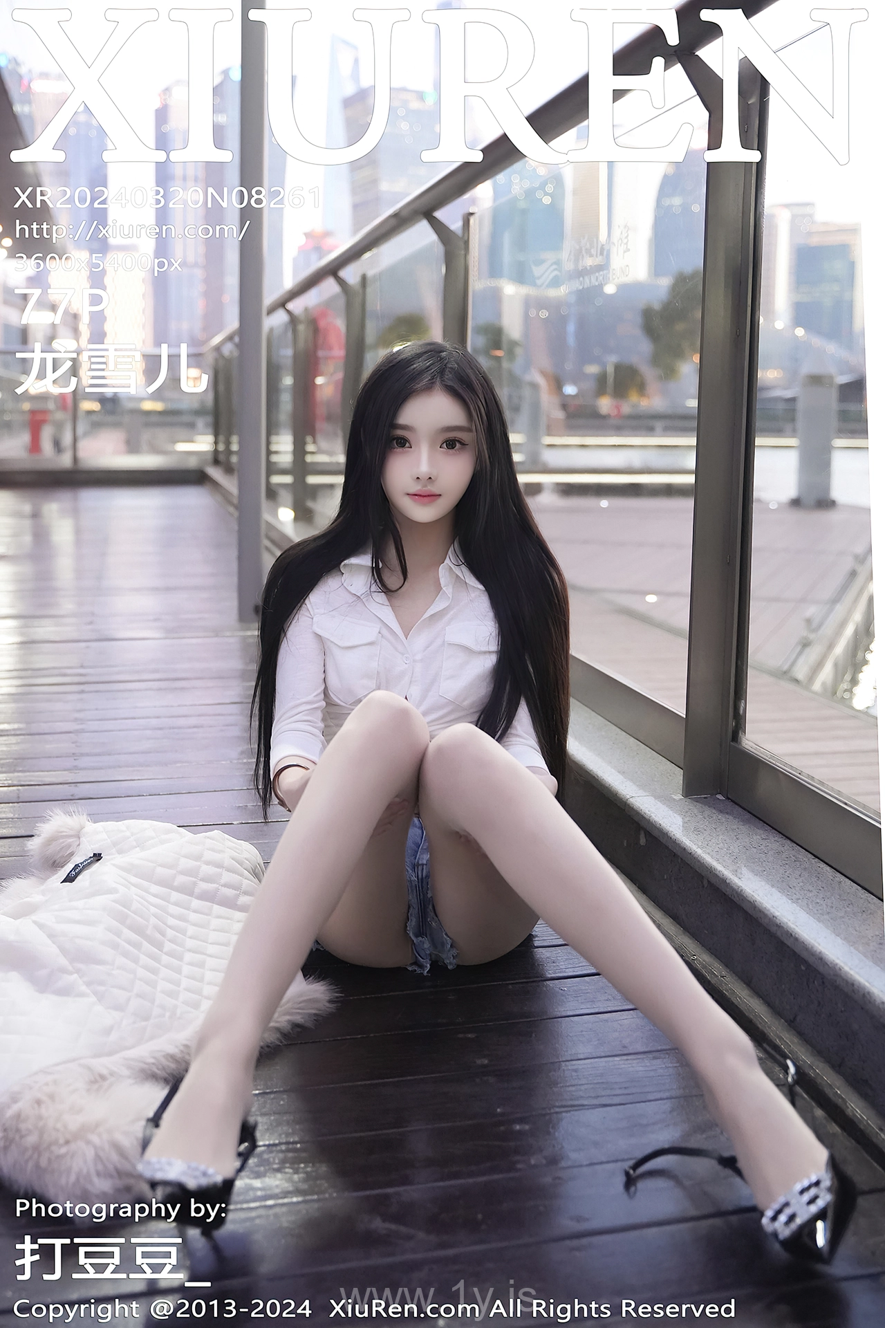 XIUREN(秀人网) No.8261 Knockout & Radiant Chinese Queen 龙雪儿