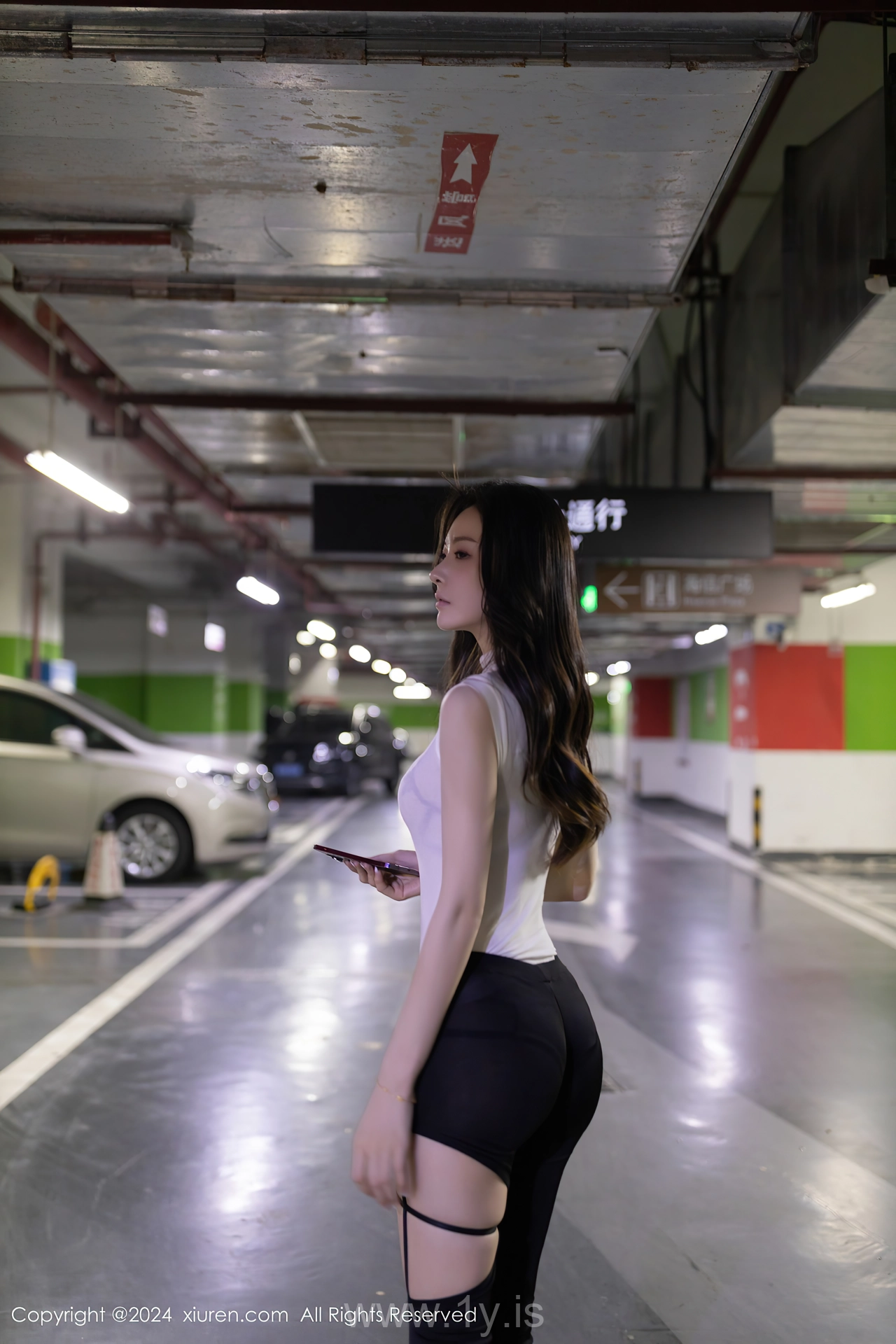 XIUREN(秀人网) No.8270 Enchanting Chinese Women 小逗逗