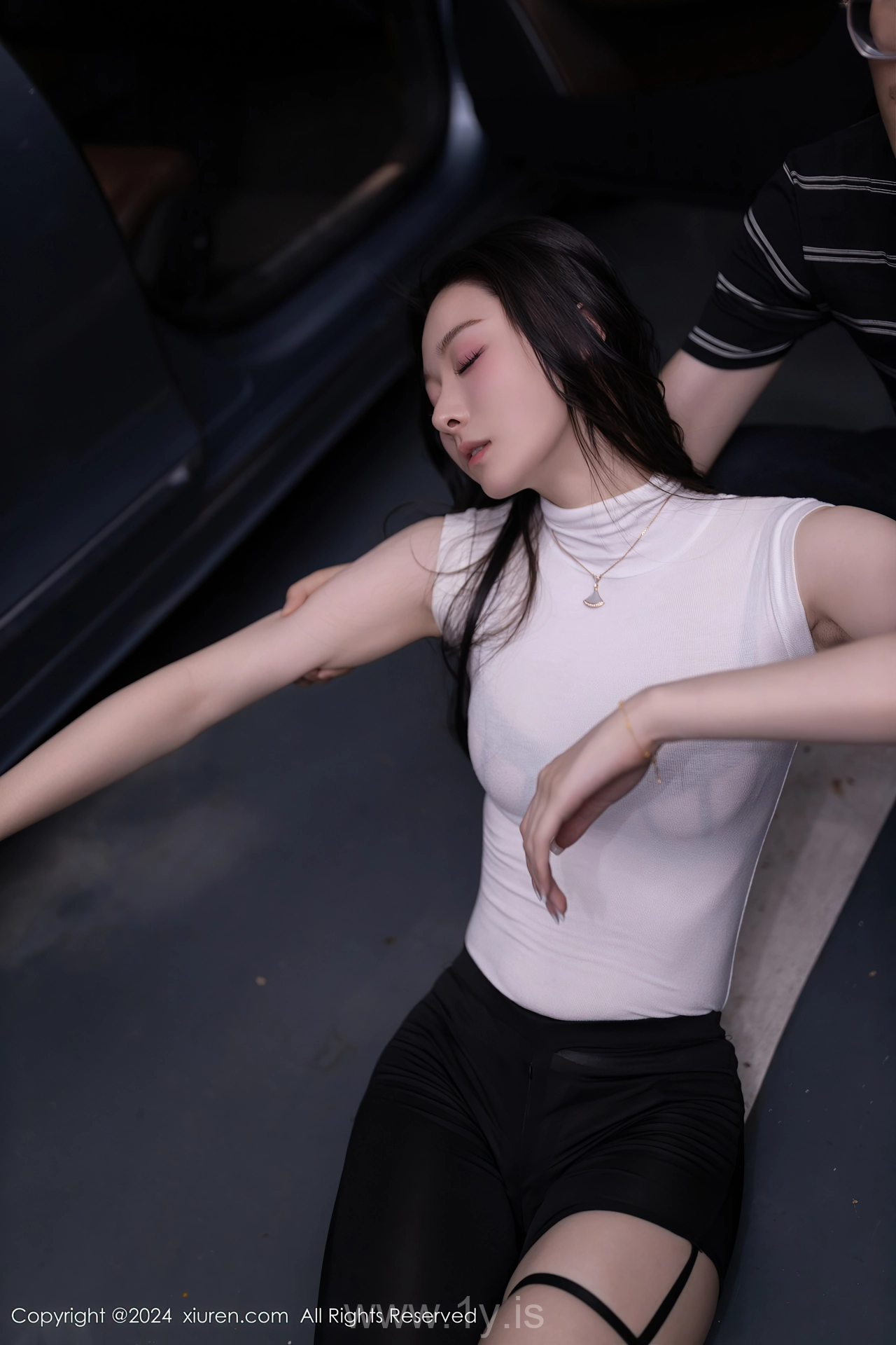 XIUREN(秀人网) No.8270 Enchanting Chinese Women 小逗逗