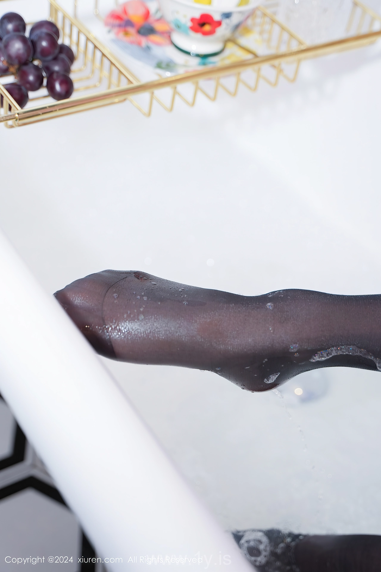 XIUREN(秀人网) No.8283 Good-looking & Angelic Chinese Fox 苏曼兮