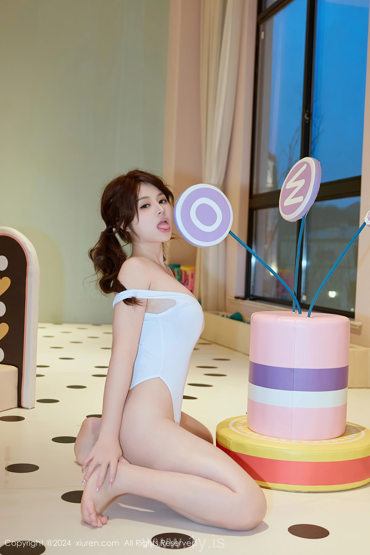 XIUREN(秀人网) No.8284 Sexy & Bewitching Chinese Women 沈思怡