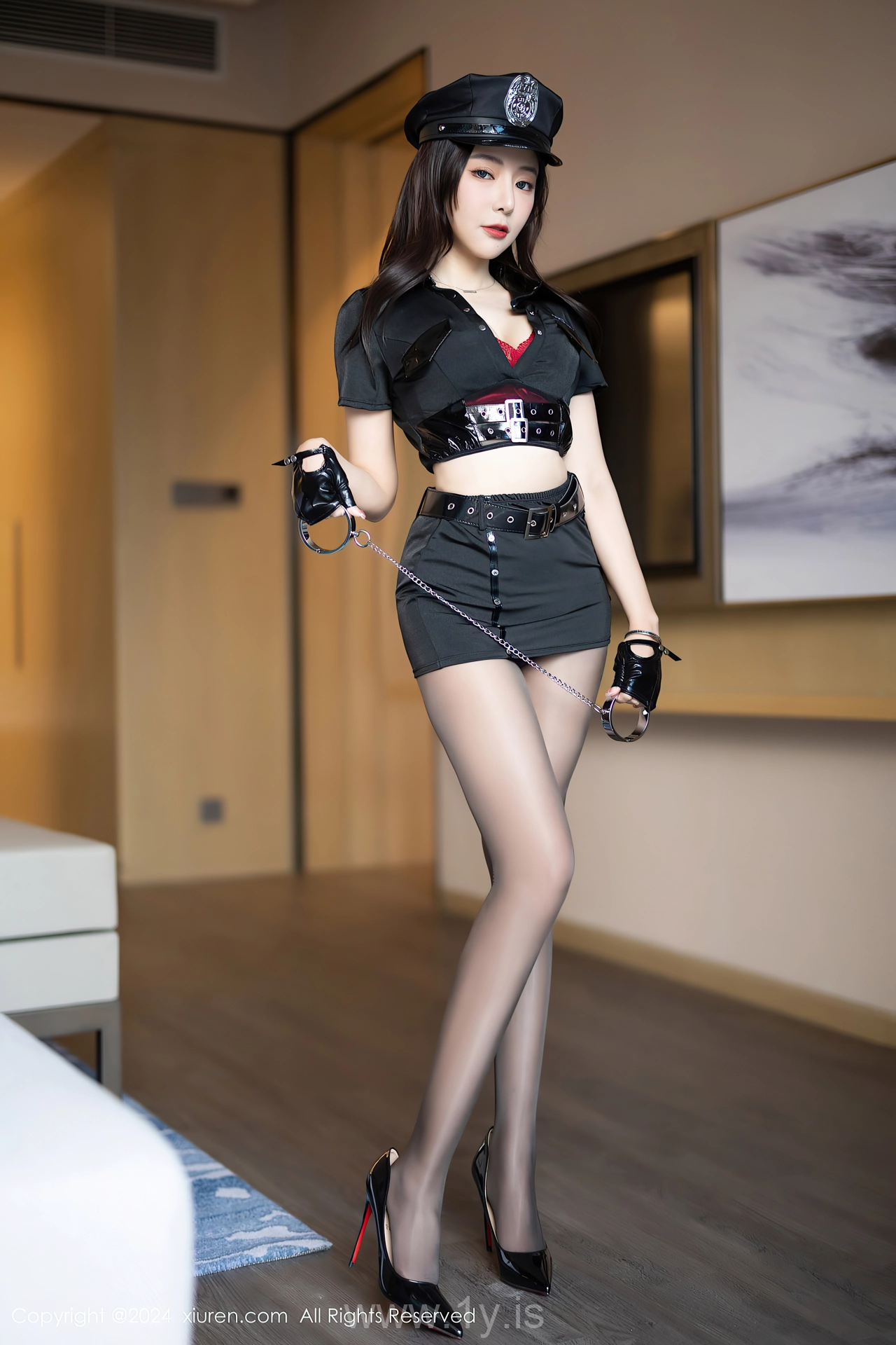 XIUREN(秀人网) No.8286 Sophisticated & Lively Chinese Temptress 王馨瑶yanni