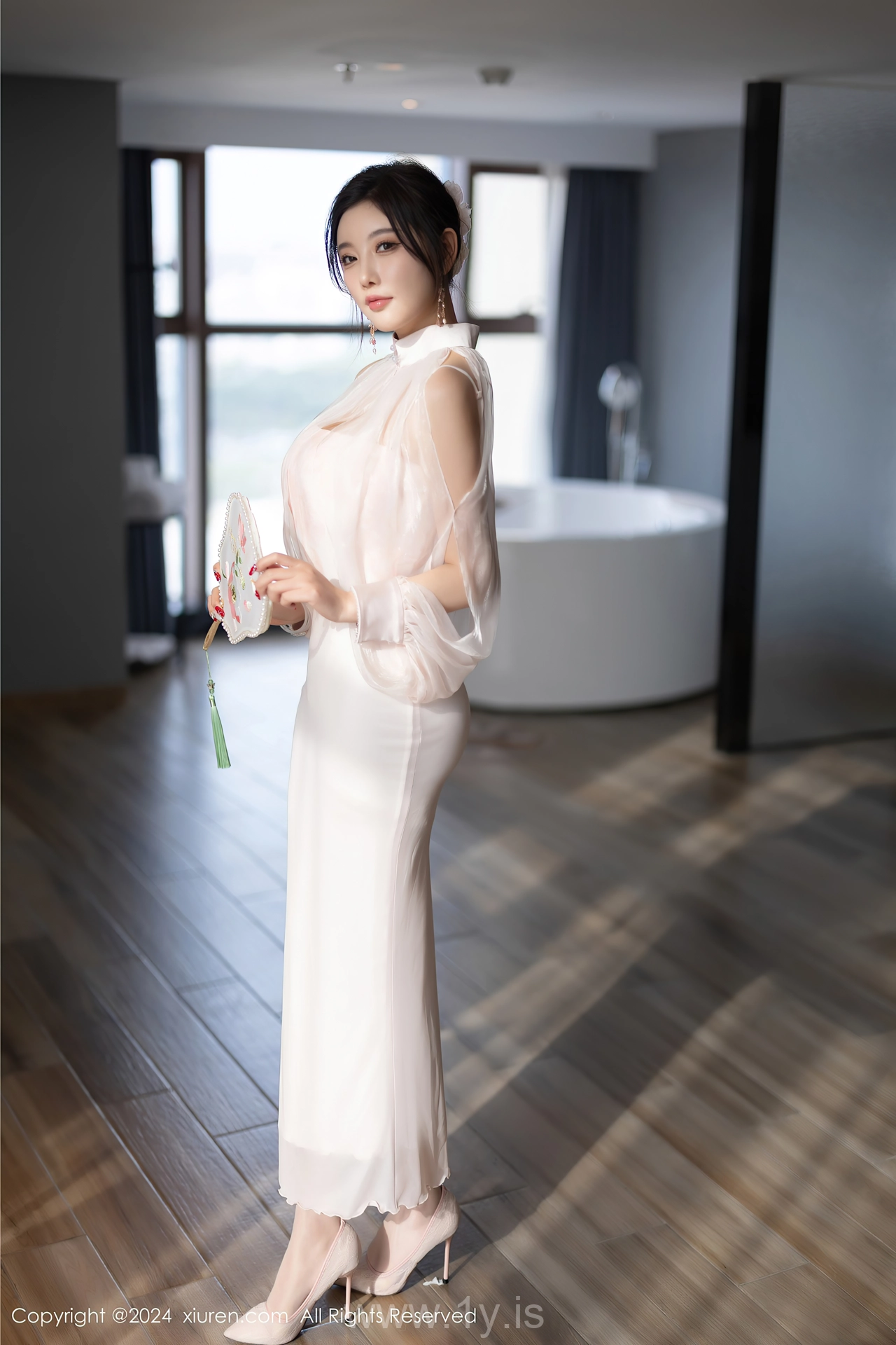 XIUREN(秀人网) No.8294 Quiet Chinese Women 杨晨晨Yome