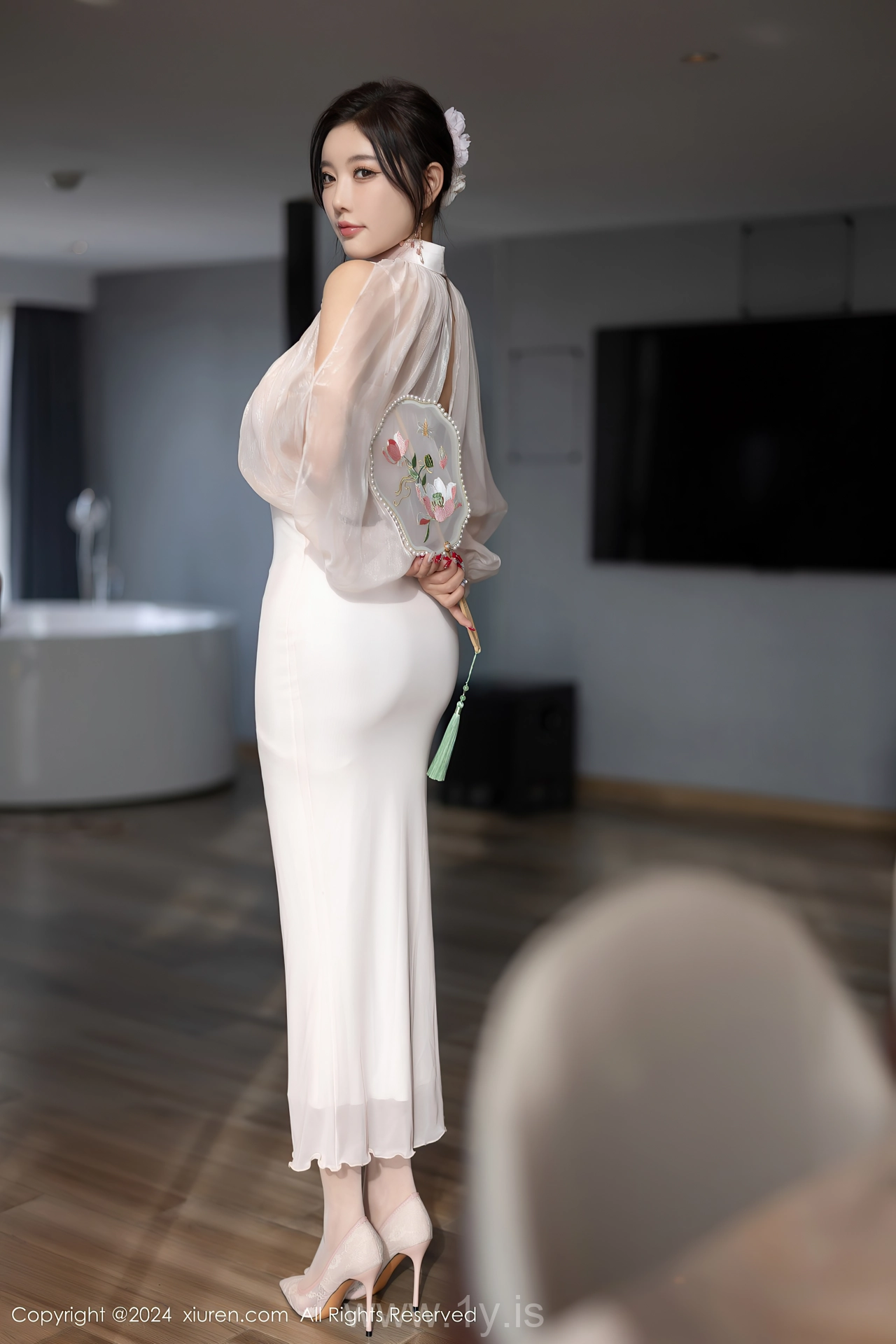 XIUREN(秀人网) No.8294 Quiet Chinese Women 杨晨晨Yome