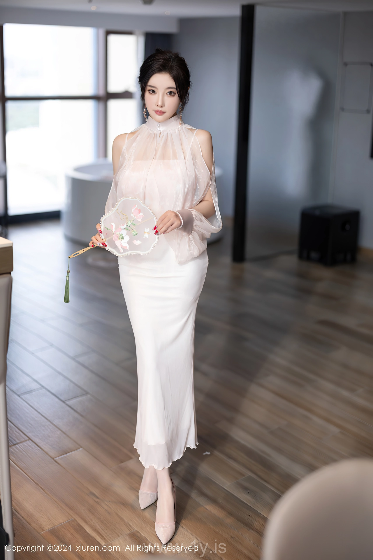 XIUREN(秀人网) No.8294 Quiet Chinese Women 杨晨晨Yome