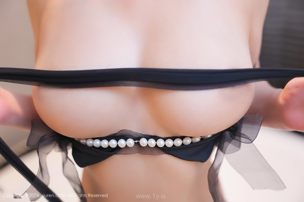 XIUREN(秀人网) No.8295 Perfect & Lively Chinese Enchantress 金小依