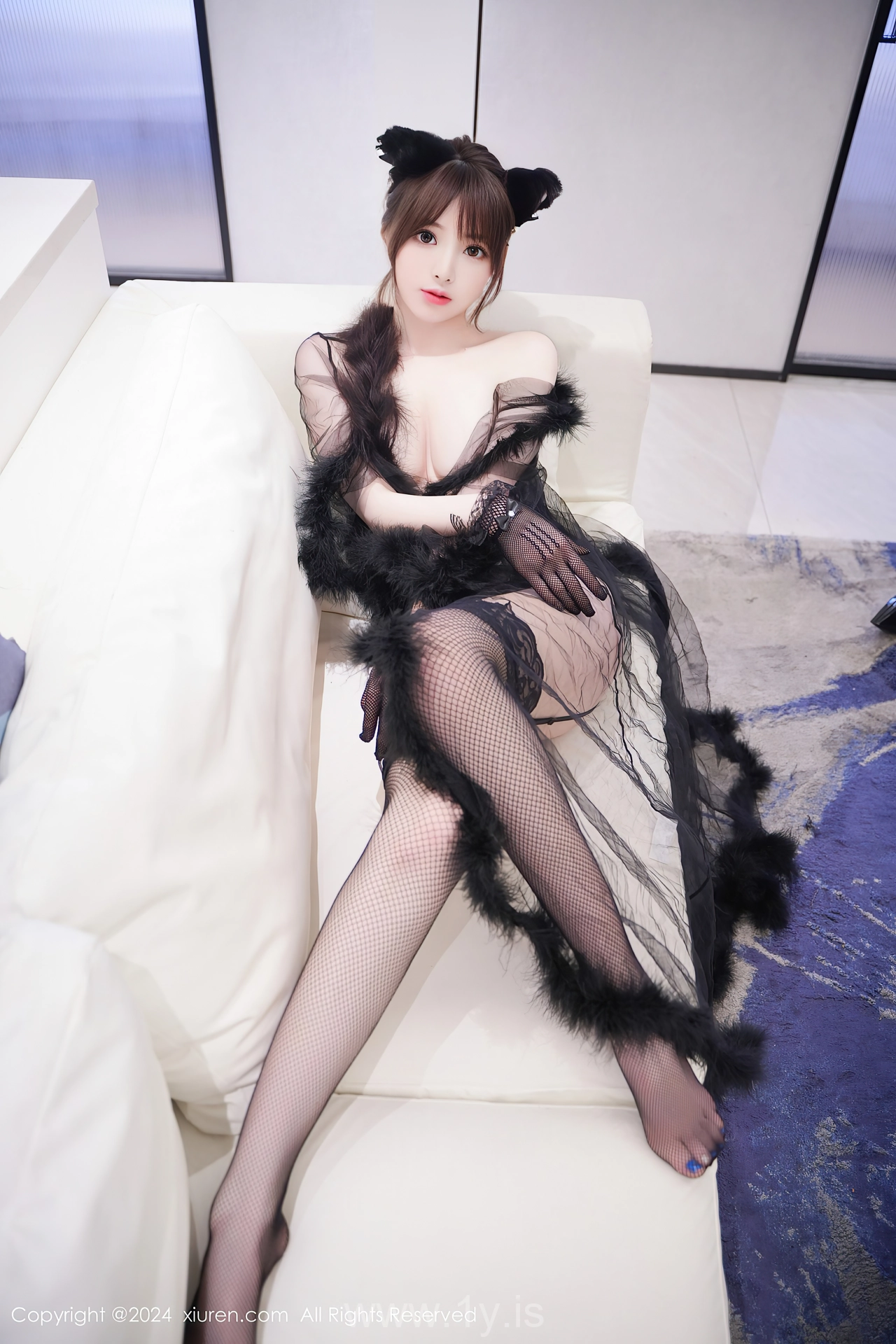 XIUREN(秀人网) No.8297 Attractive & Ravishing Asian Enigma 梦灵儿Mini