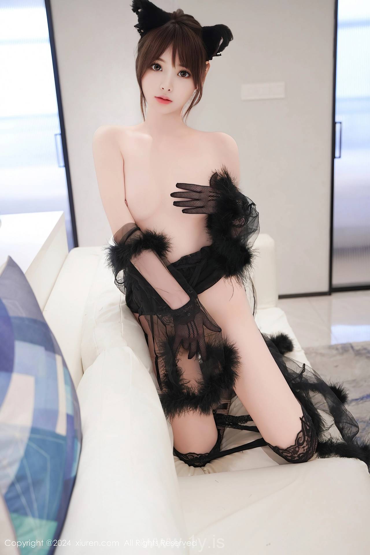 XIUREN(秀人网) No.8297 Attractive & Ravishing Asian Enigma 梦灵儿Mini